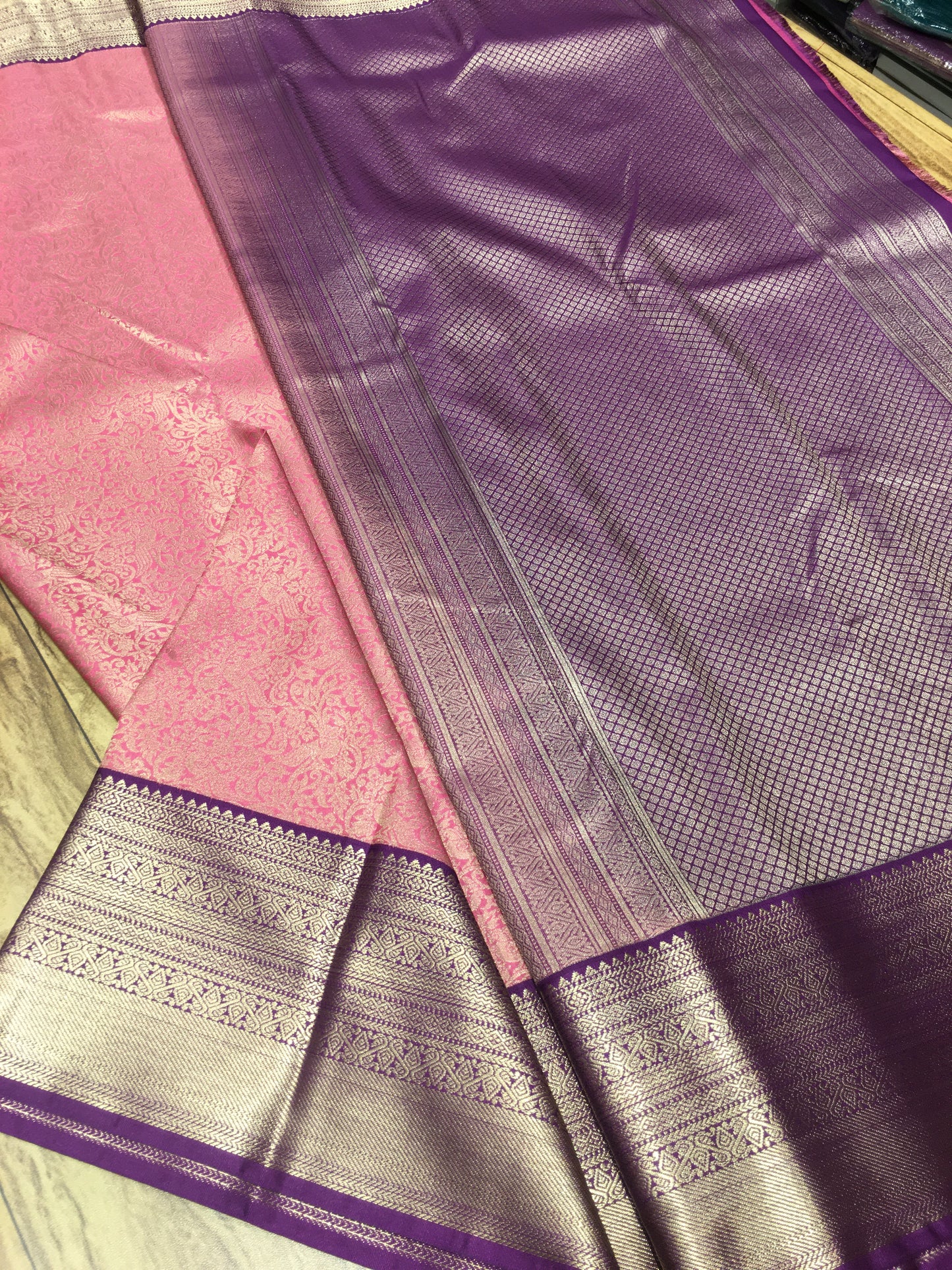 Semi Kanchipuram brocade