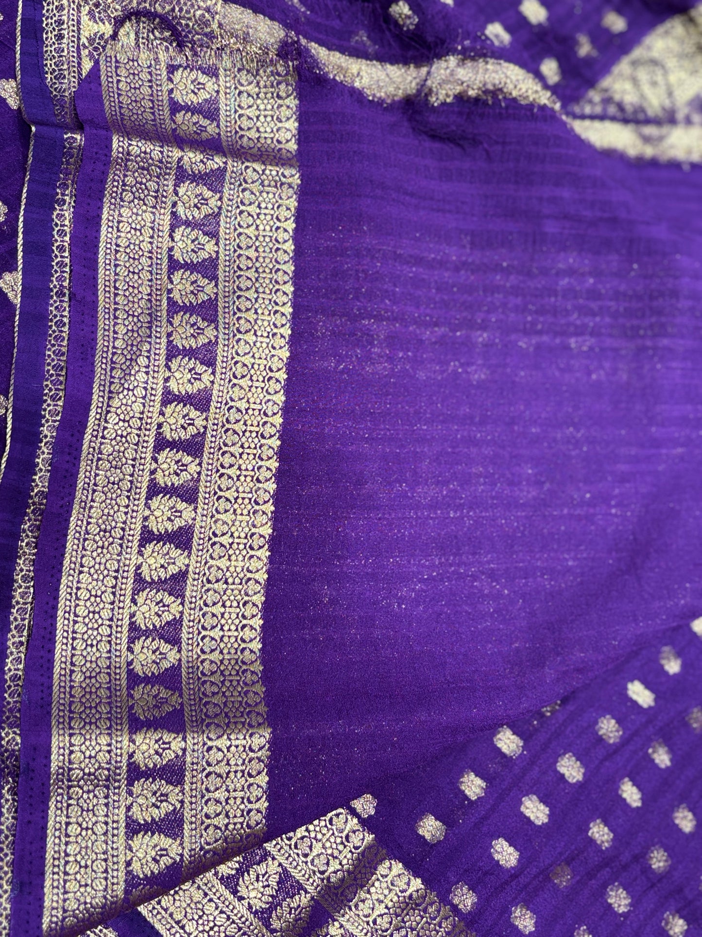 Wrinkle chiffon saree