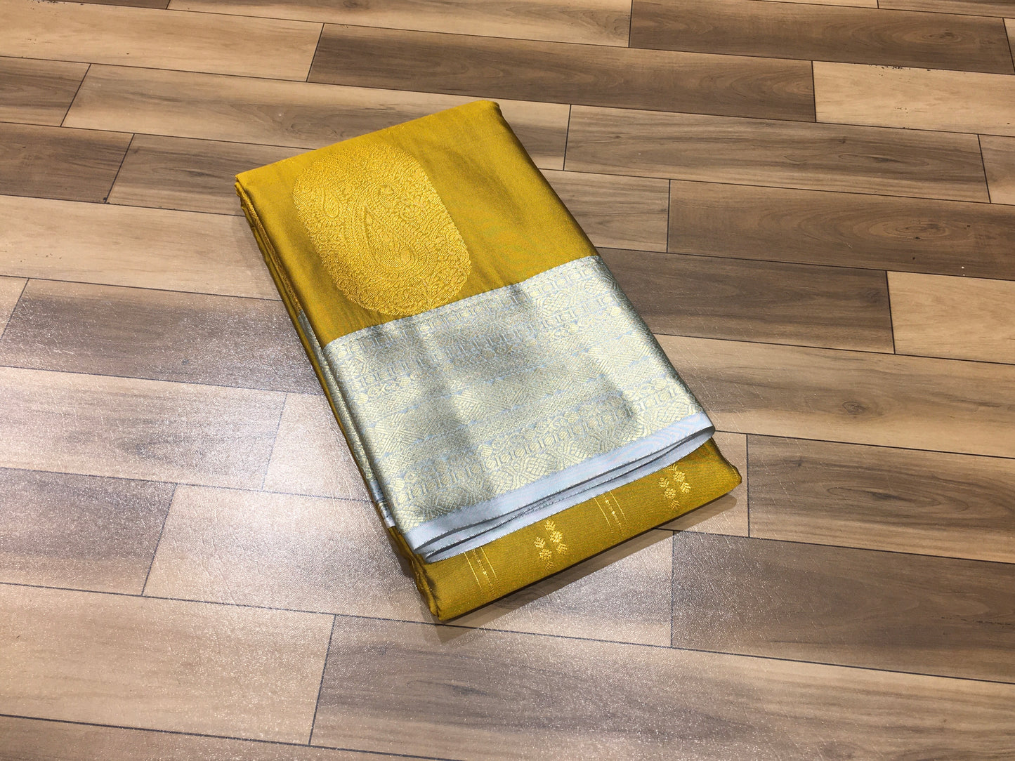 Semi Kanchipuram silk