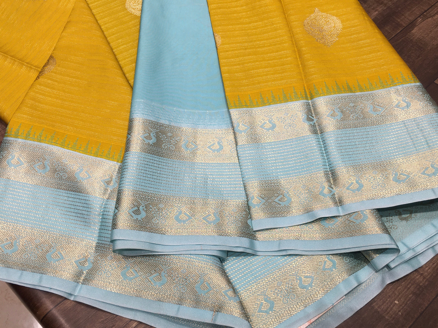 Semi Kanchipuram silk
