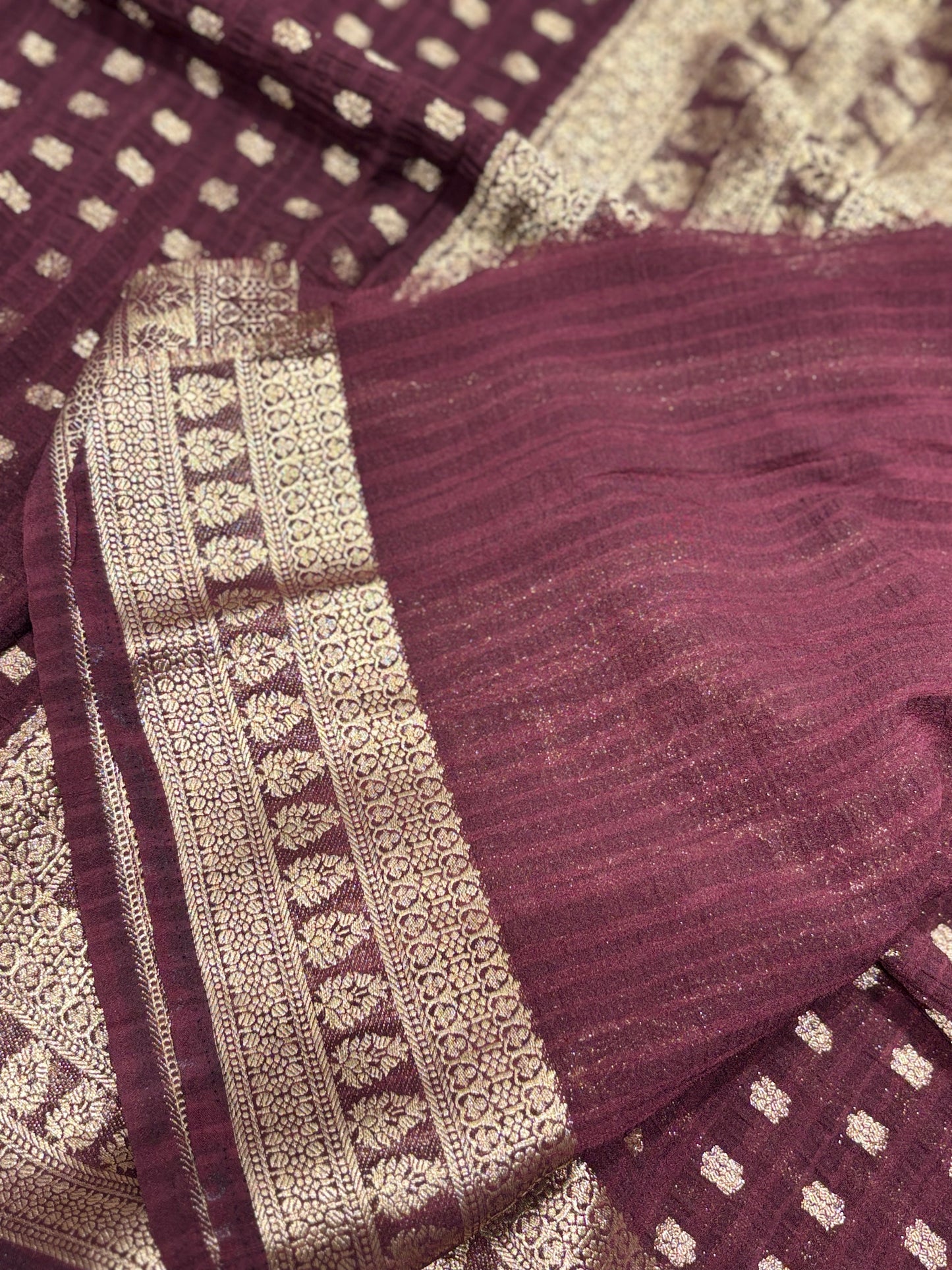 Wrinkle chiffon saree