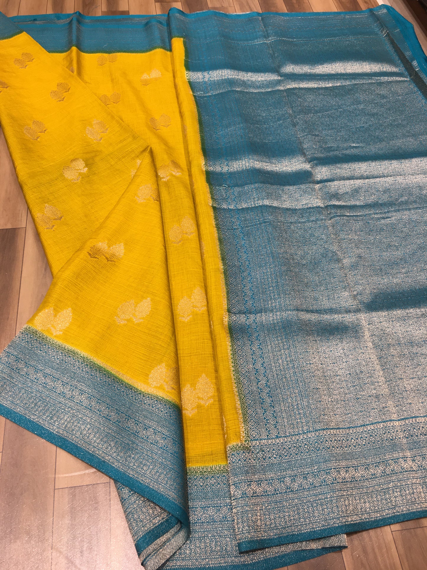 Wrinkle Chiffon Saree