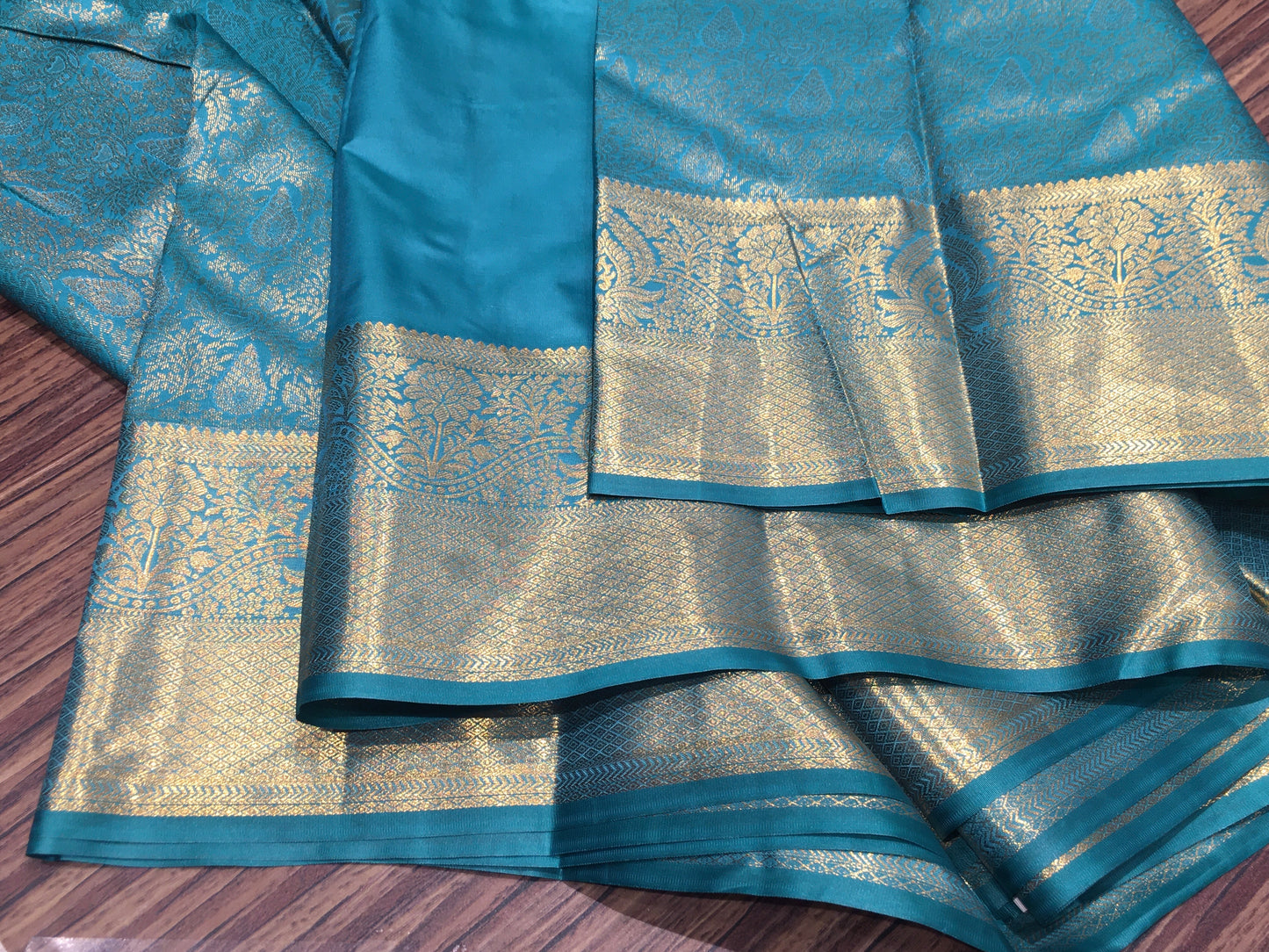 Semi Kanchipuram silk