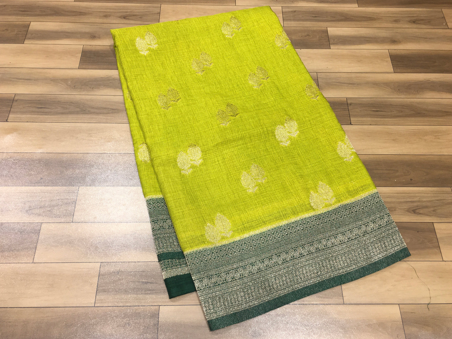 Wrinkle Chiffon Saree