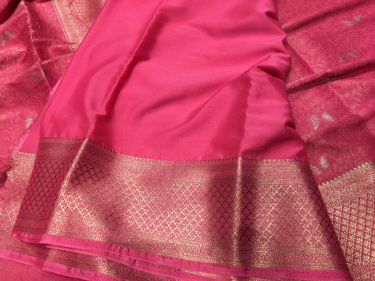 Chiffon crape saree