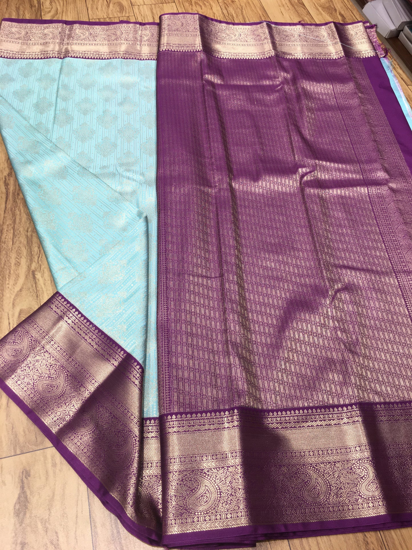 Semi Kanchipuram brocade