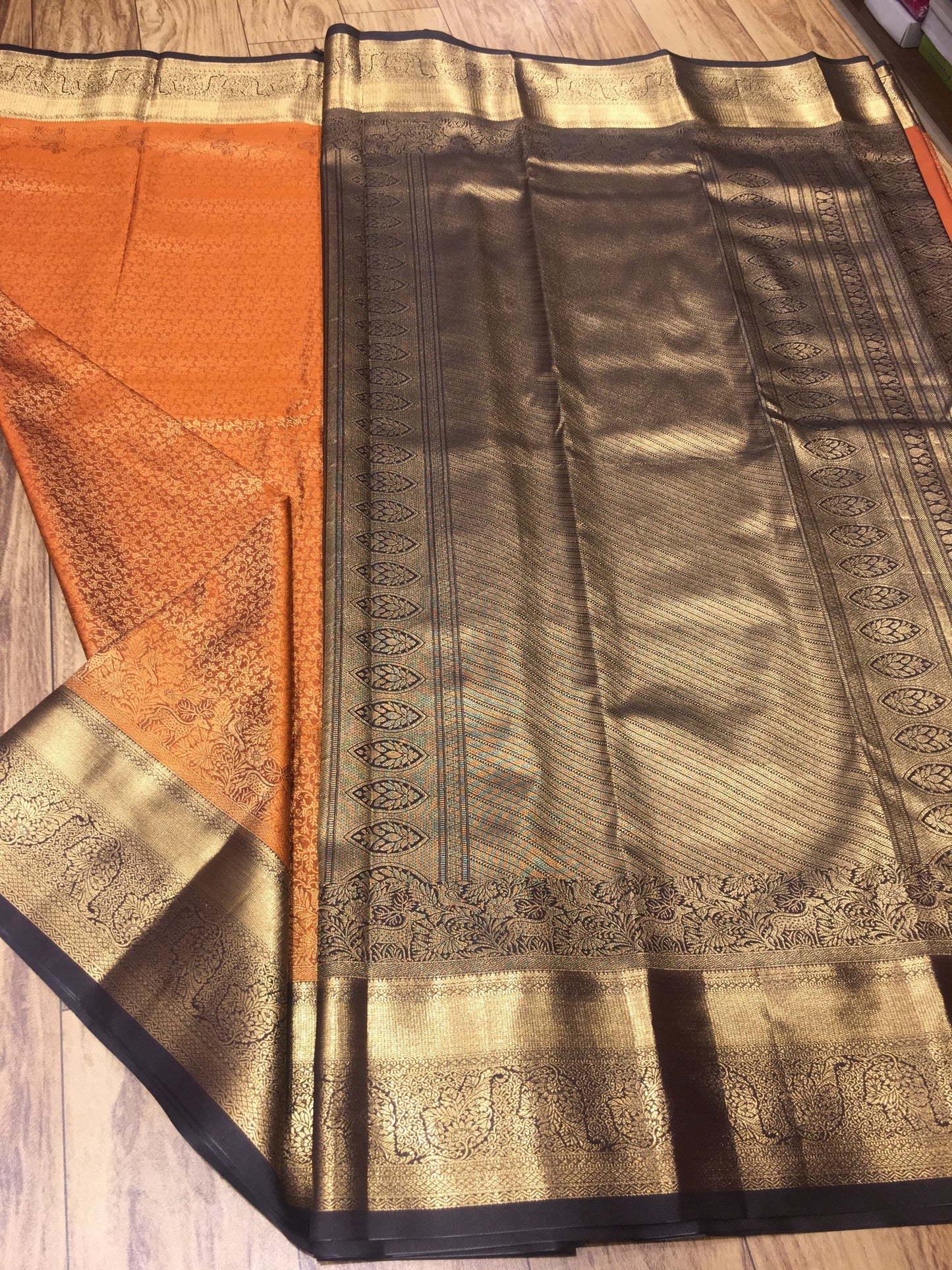 Semi Kanchipuram brocade