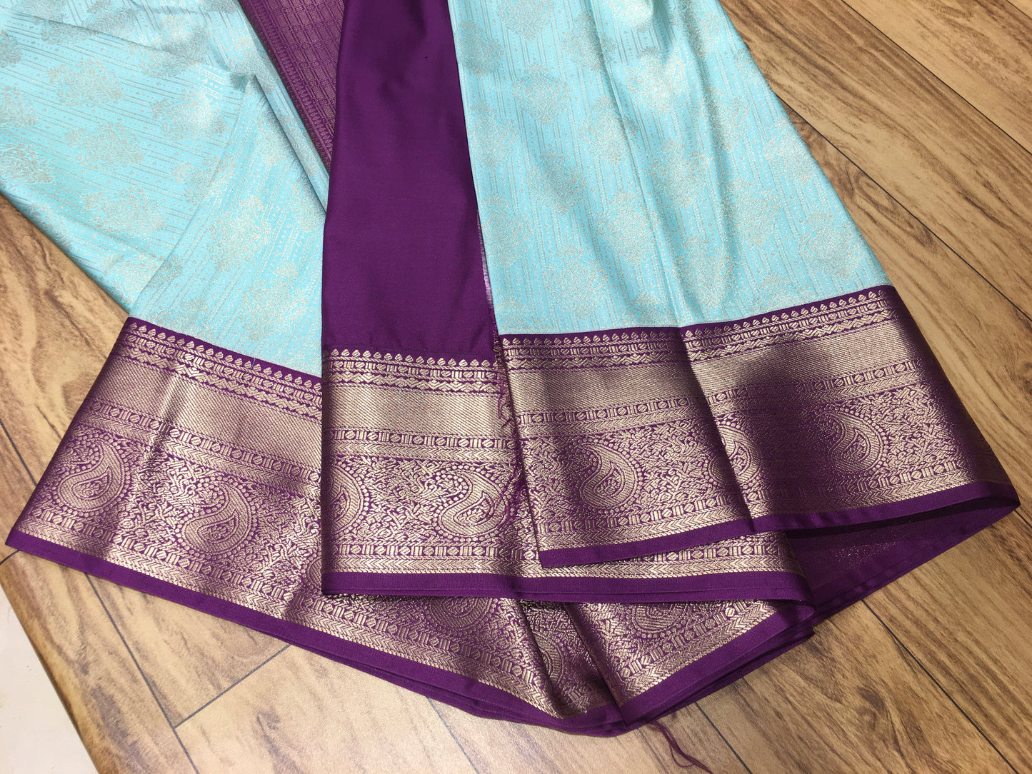 Semi Kanchipuram brocade