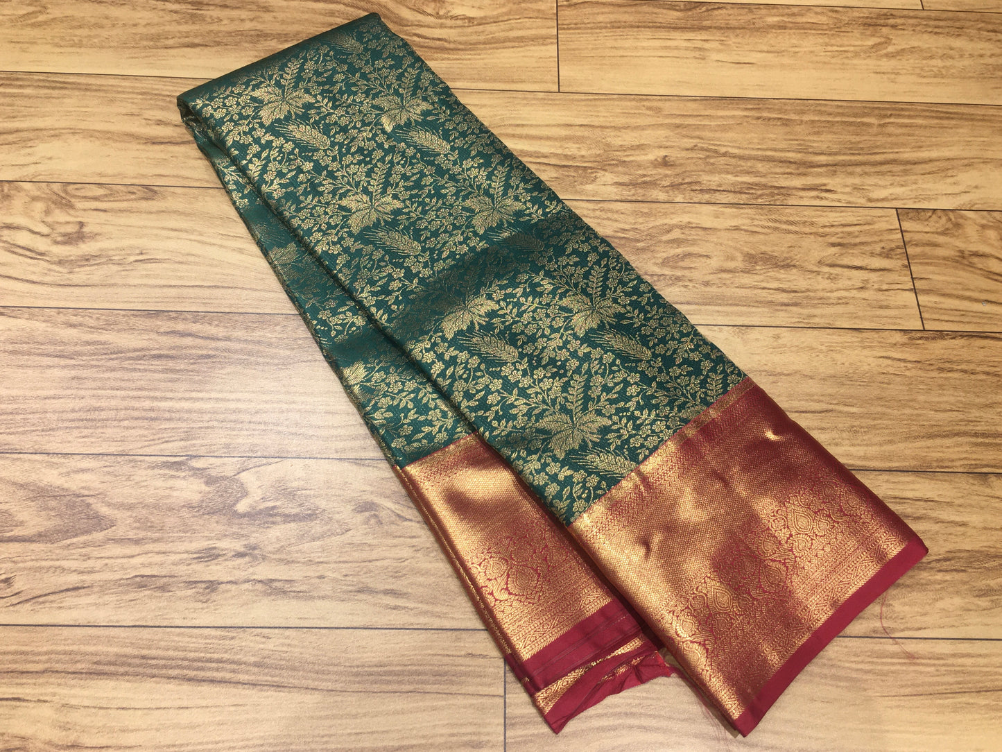 Semi Kanchipuram brocade