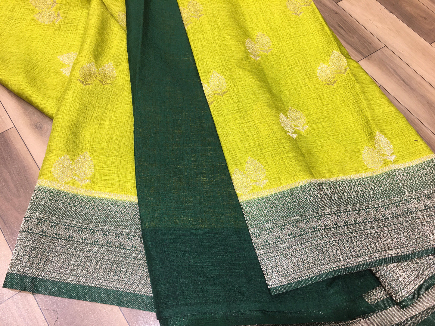 Wrinkle Chiffon Saree