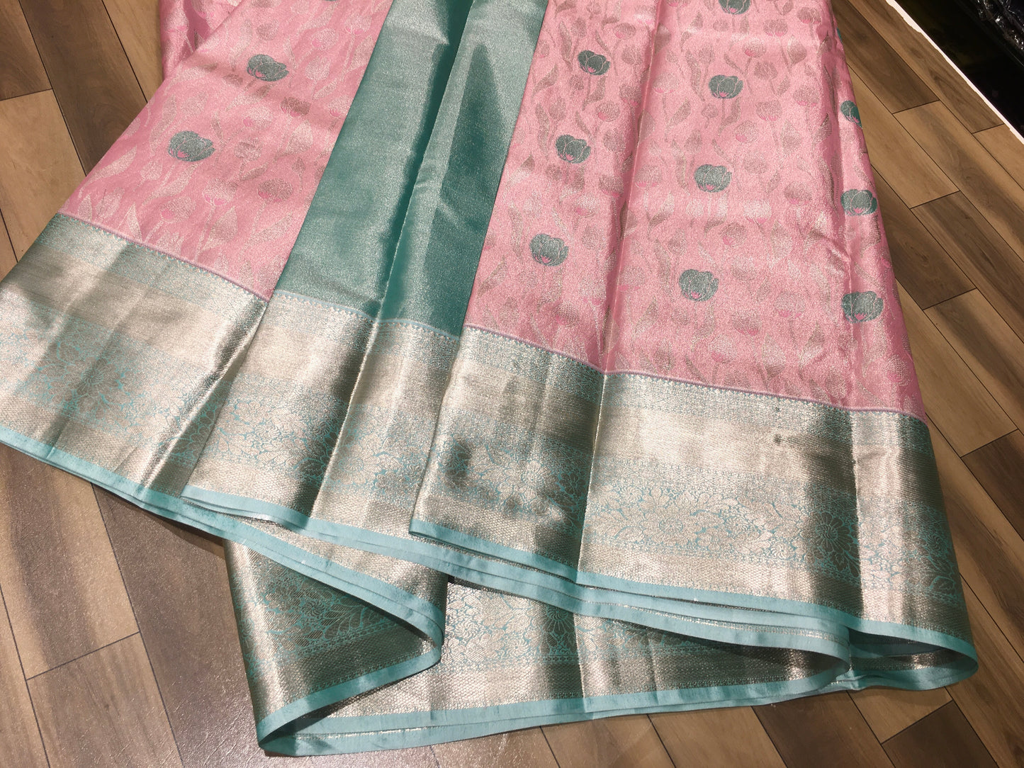 Semi kanchipuram tissue