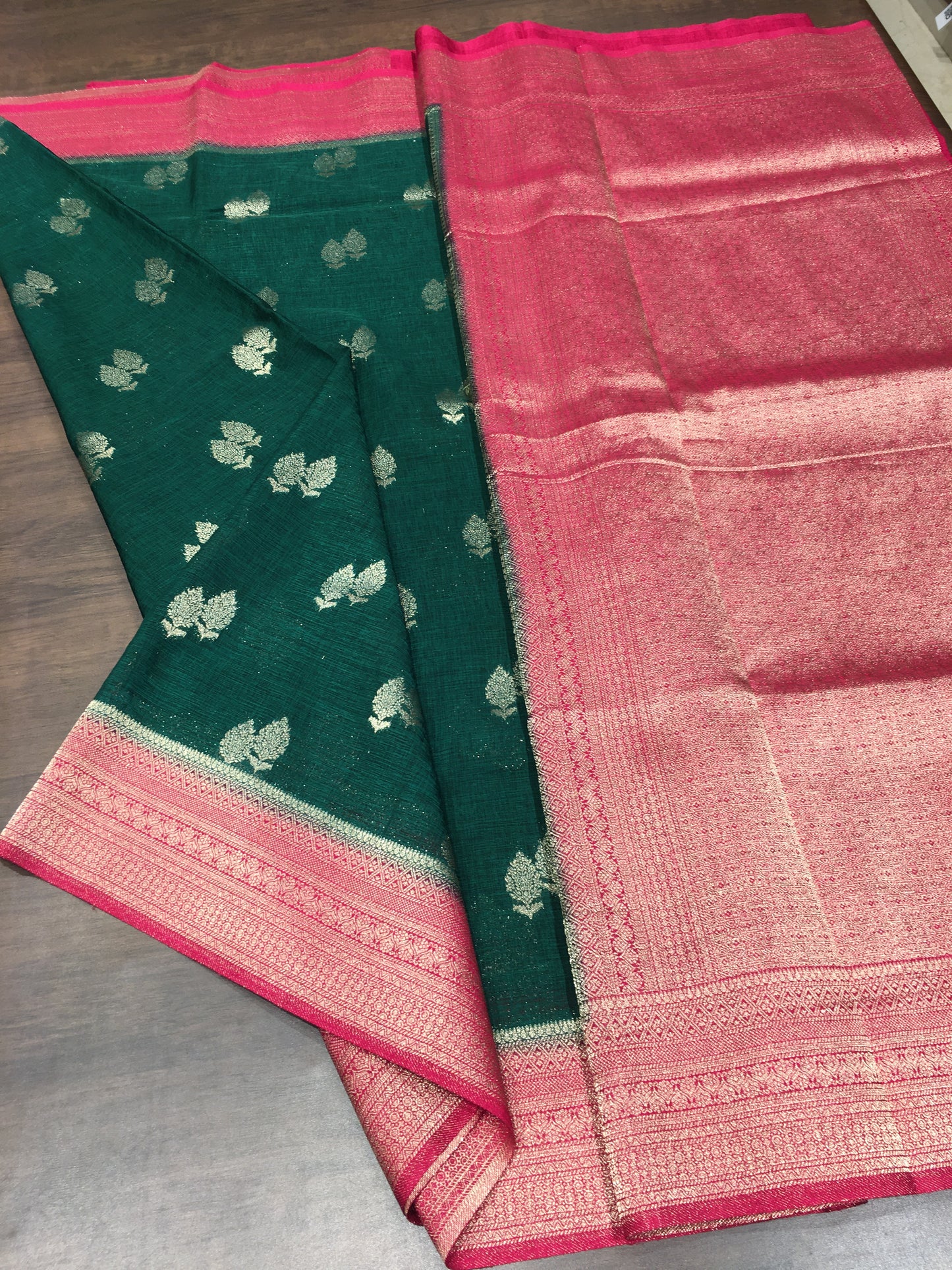 Wrinkle Chiffon Saree