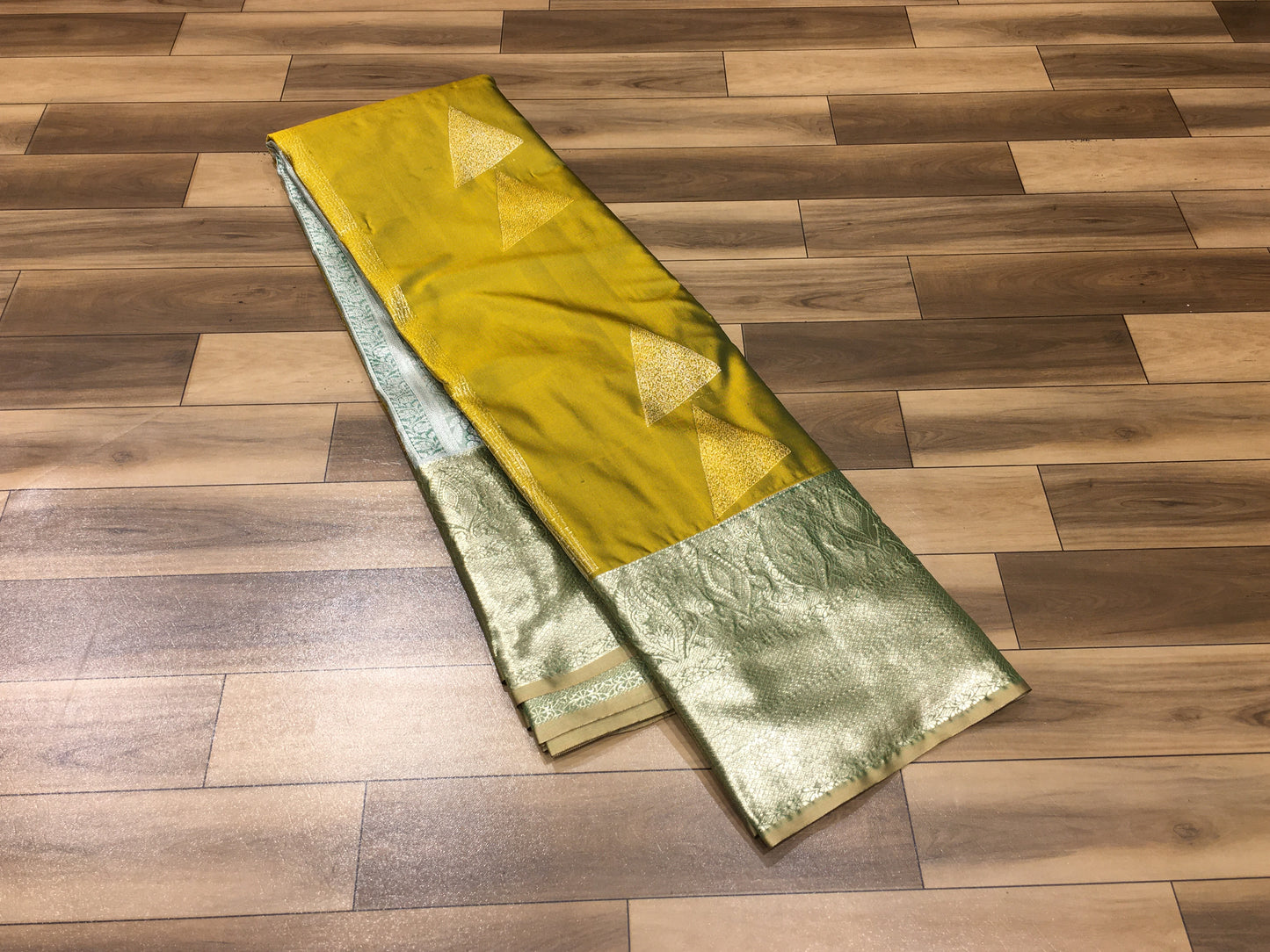 Semi Kanchipuram silk