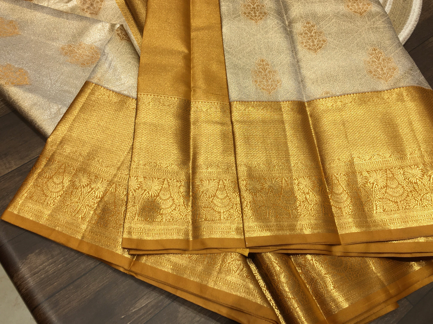 Semi Kanchipuram tissue