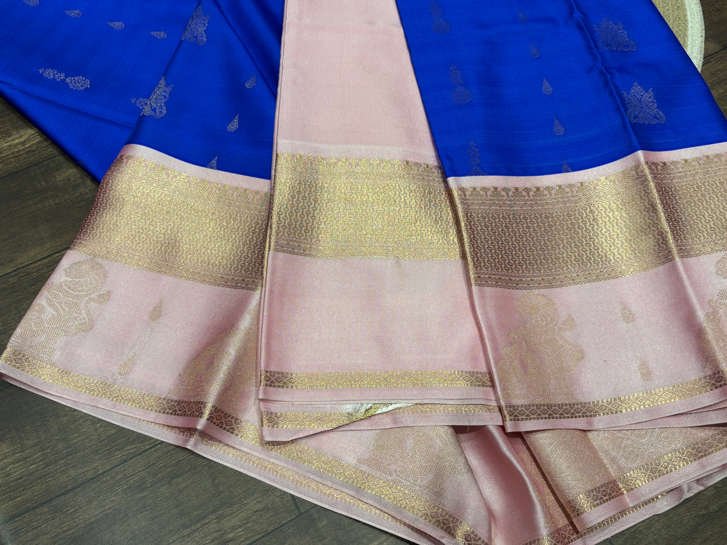 Semi Kanchipuram silk