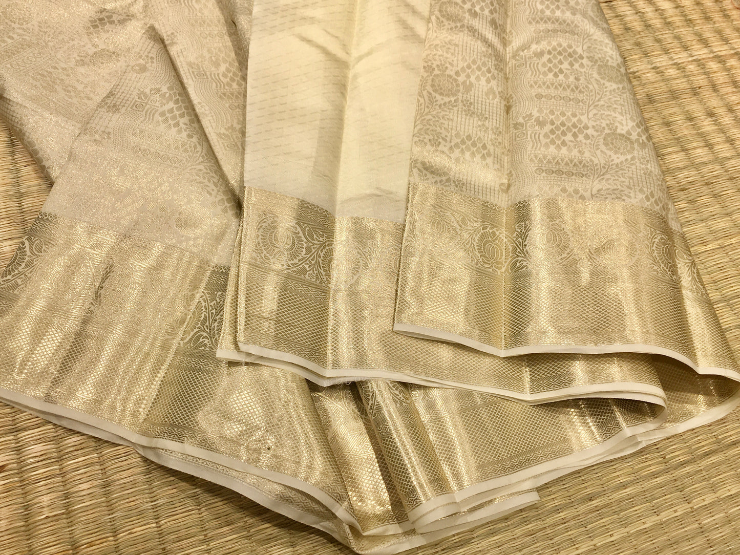 Semi Kanchipuram silk