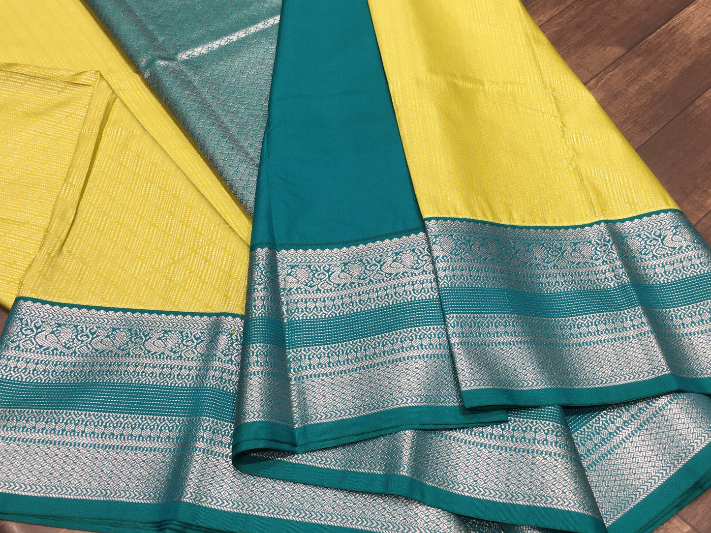 Semi Kanchipuram silk
