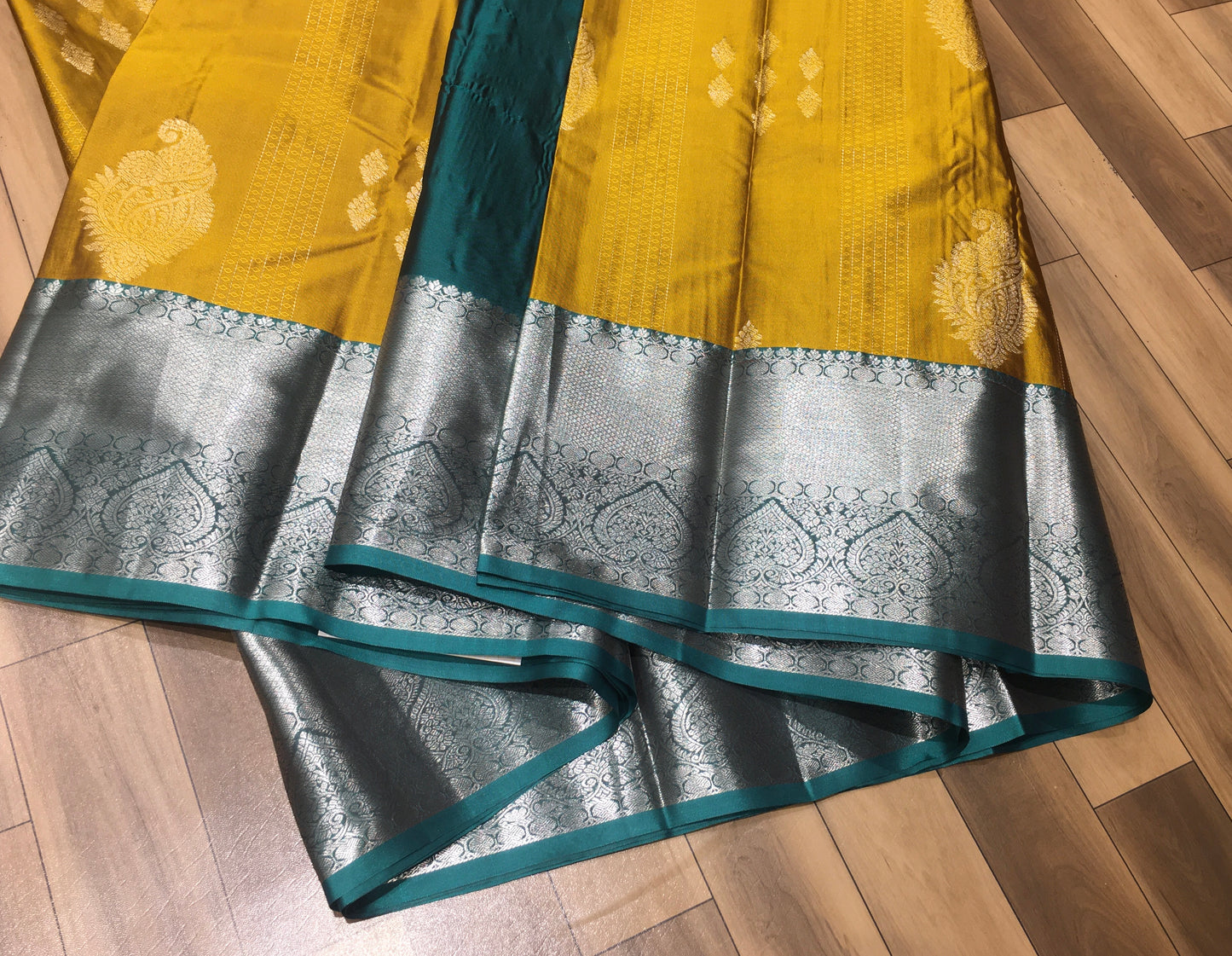 Semi Kanchipuram silk