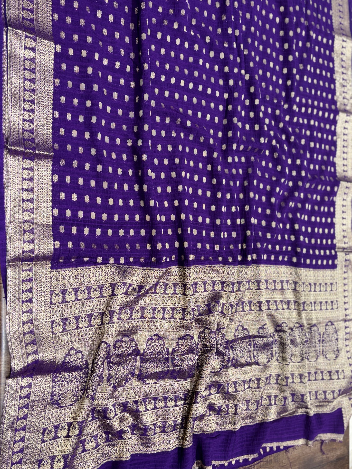Wrinkle chiffon saree