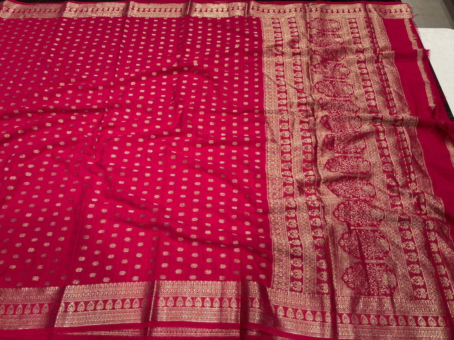 Wrinkle chiffon saree