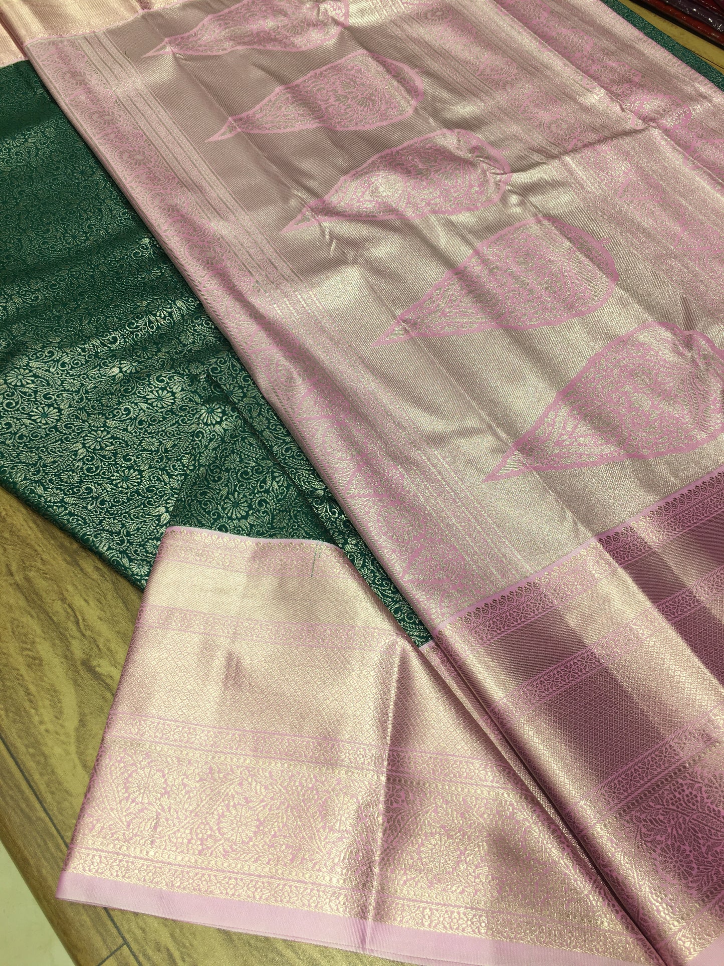 Semi Kanchipuram brocade