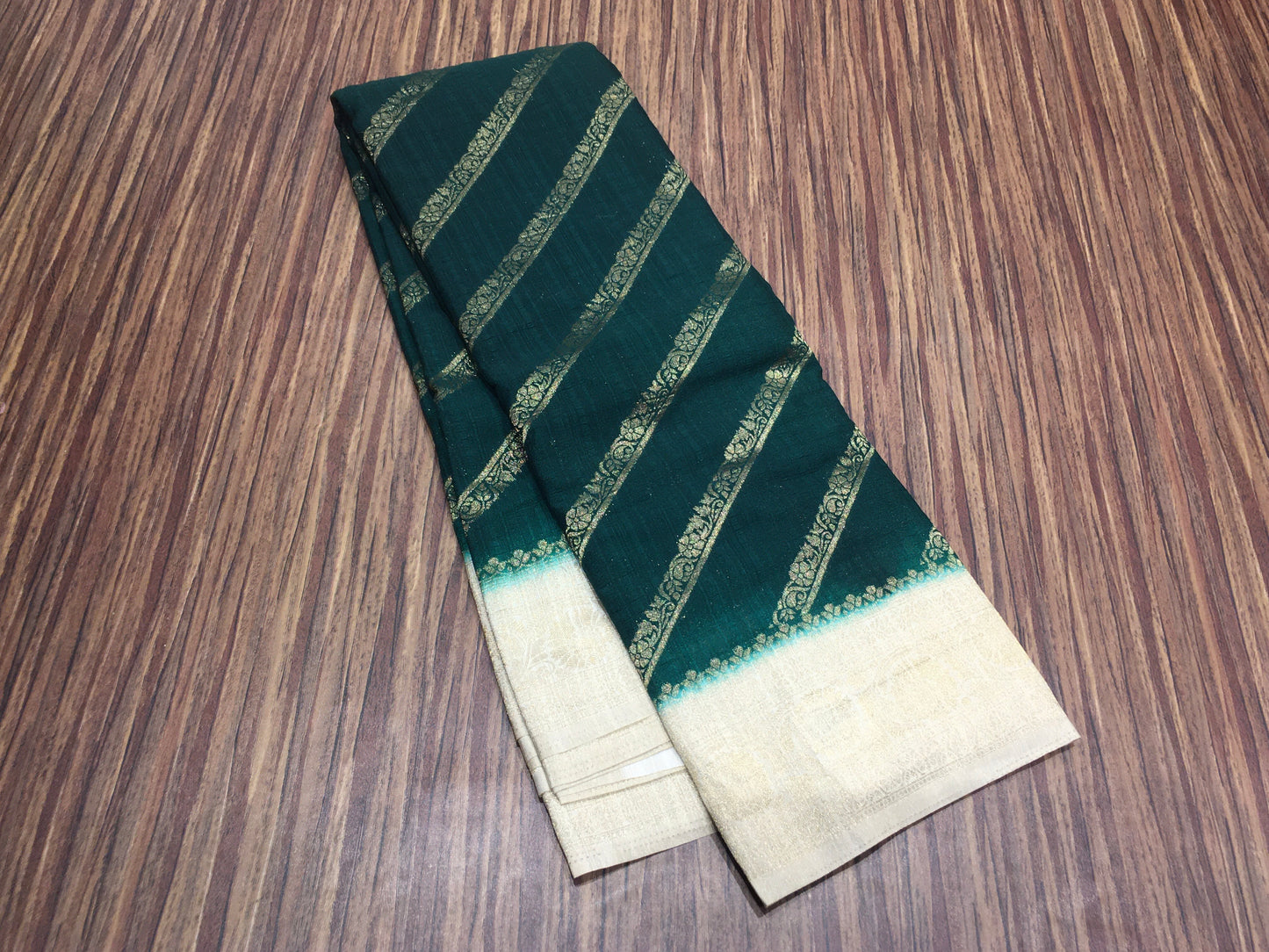 Wrinkle chiffon saree