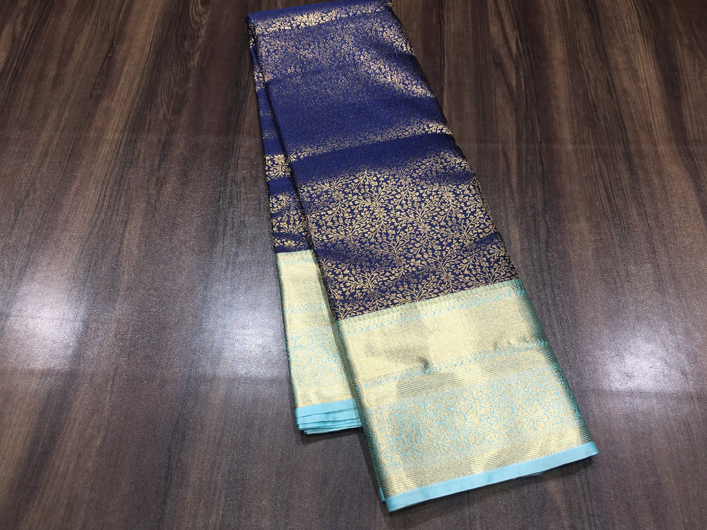 Semi Kanchipuram brocade