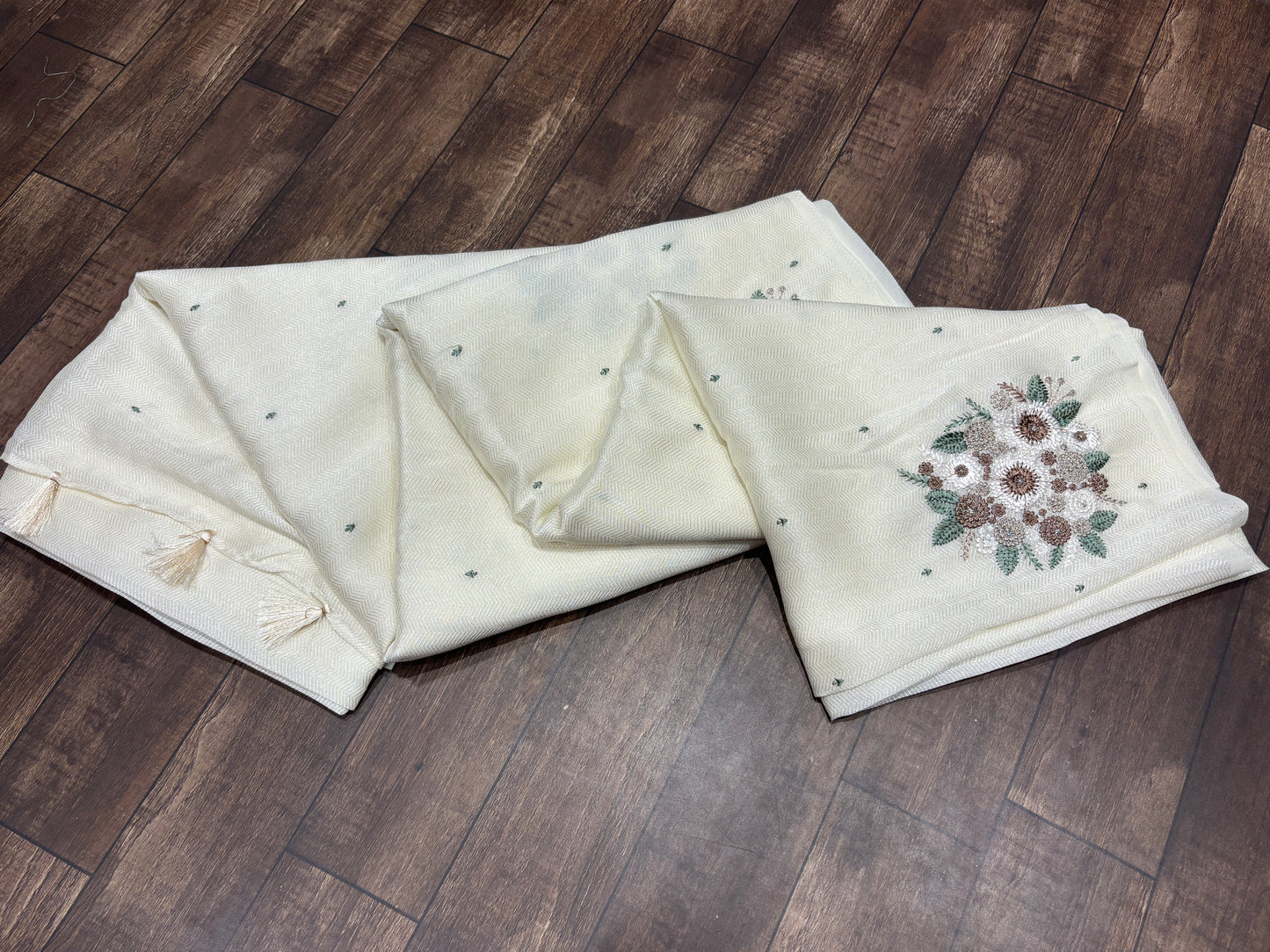 Soft tussar saree with thread work