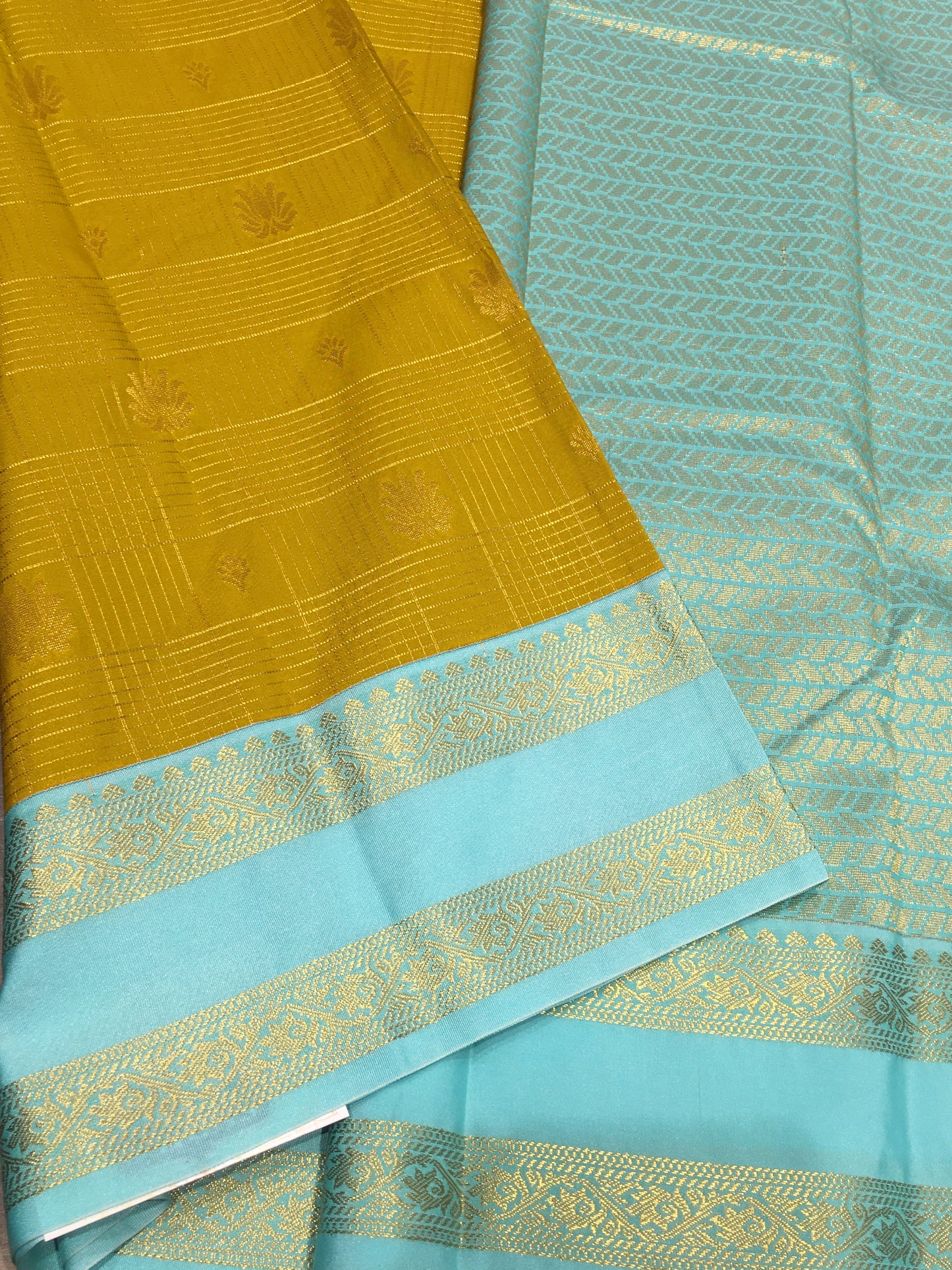 Semi Kanchipuram silk