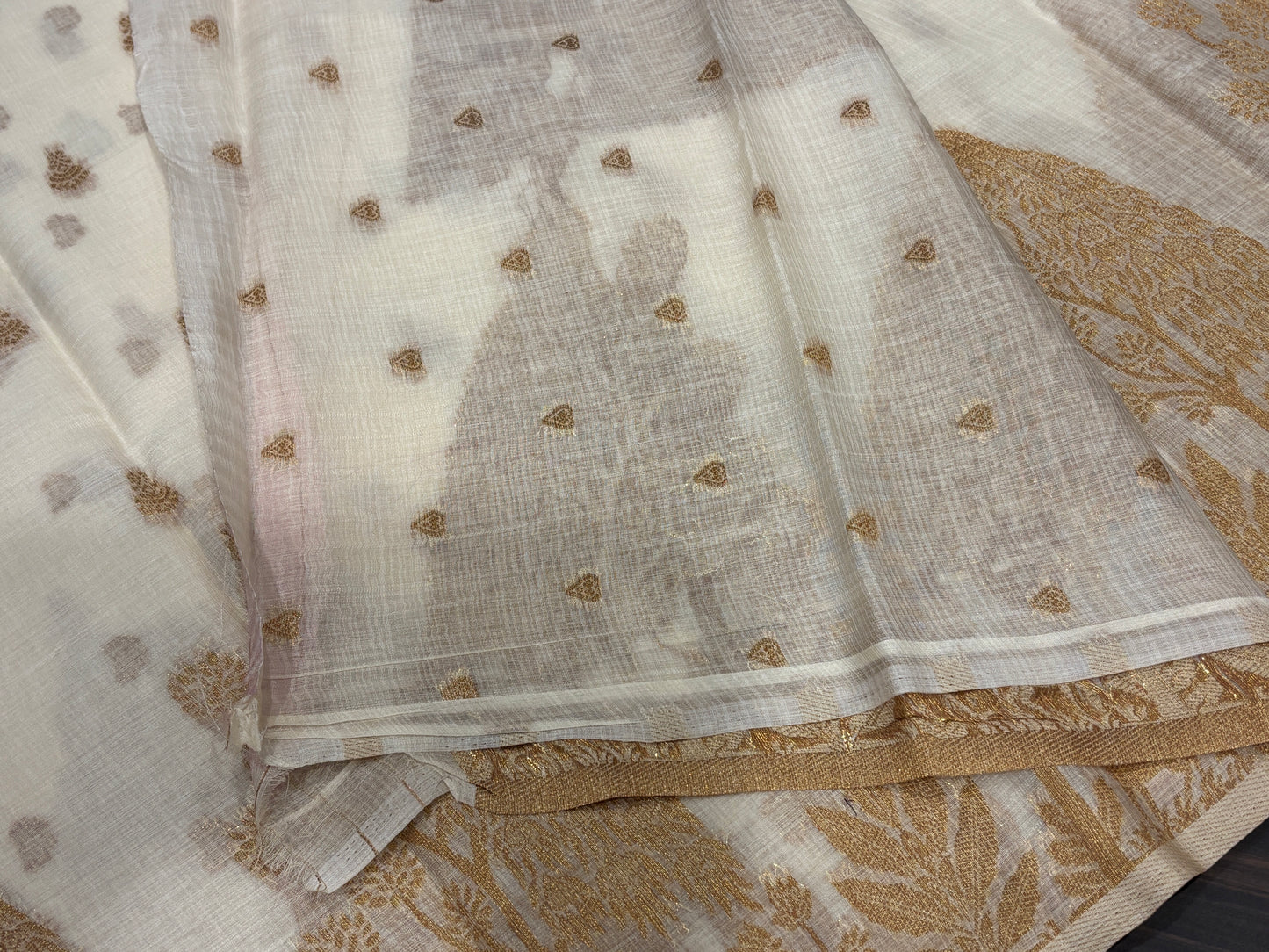 Dola silk saree