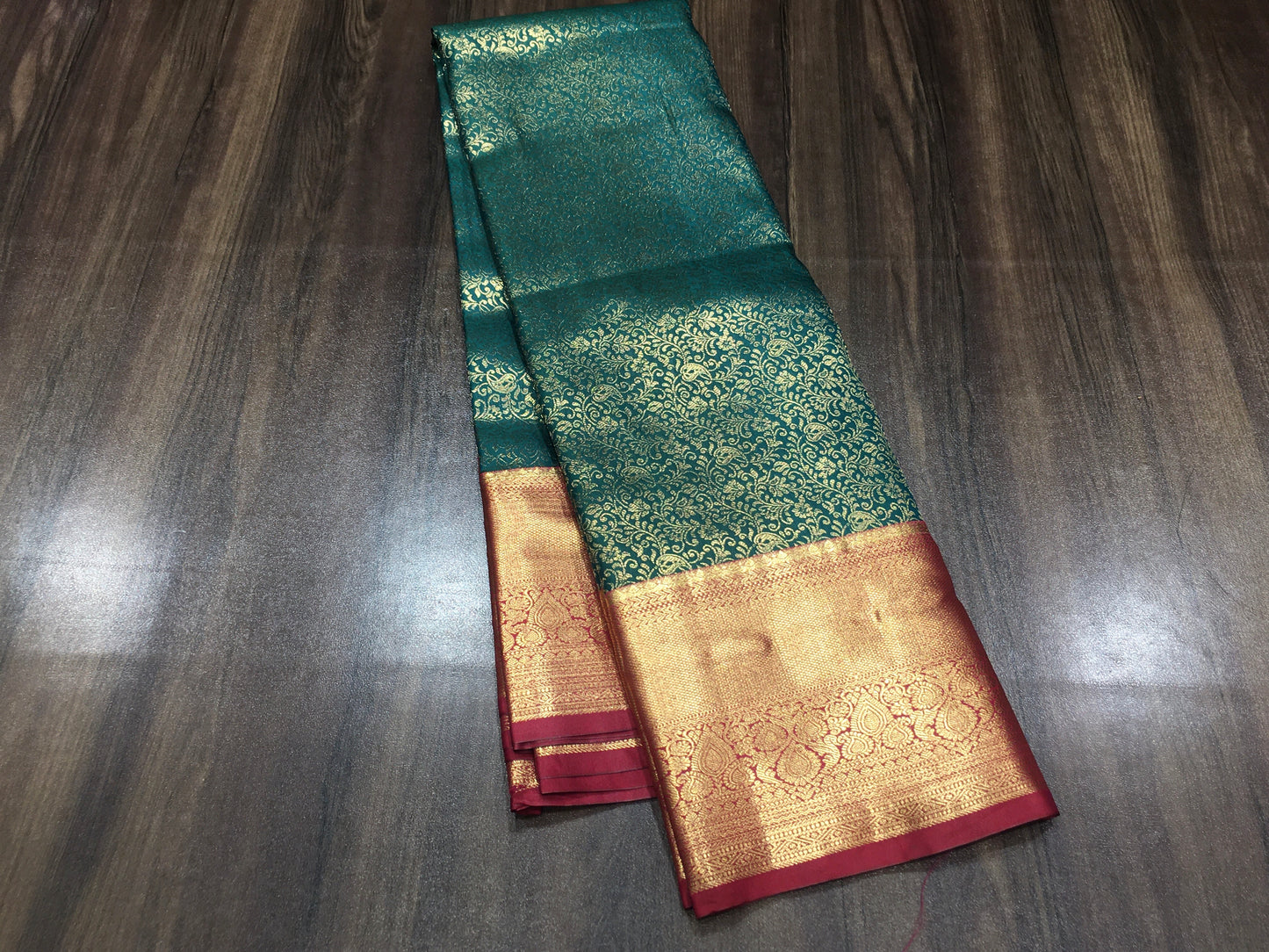 Semi Kanchipuram brocade