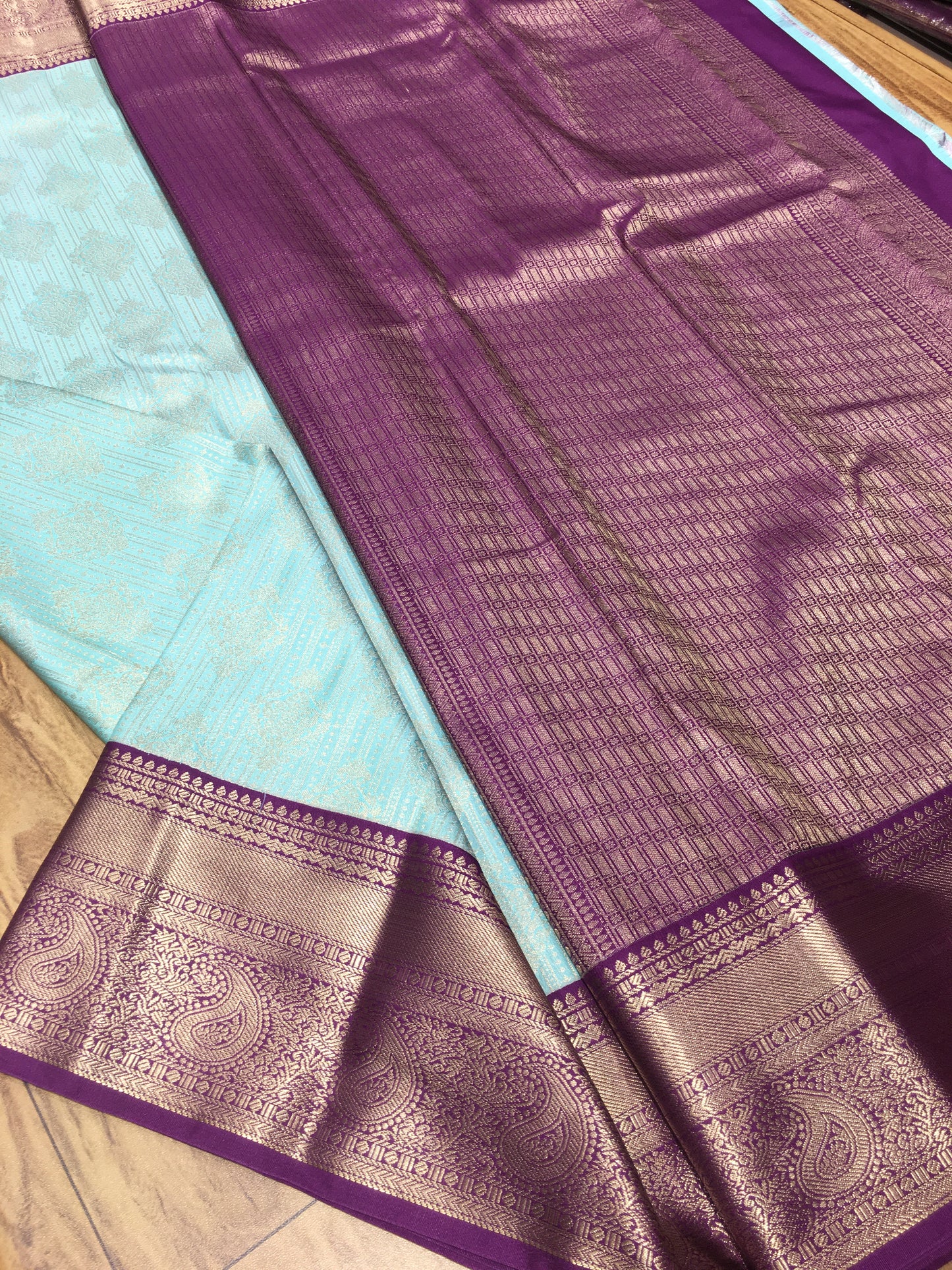 Semi Kanchipuram brocade
