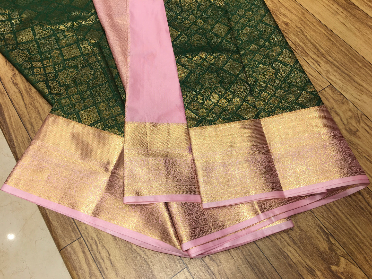 Semi Kanchipuram brocade