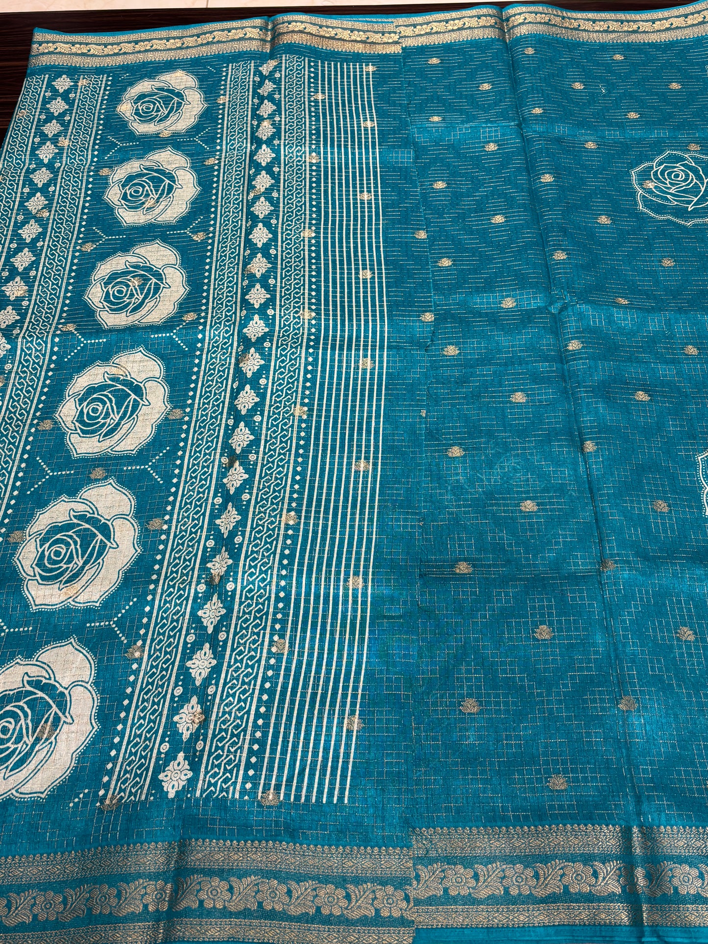 Dola silk saree