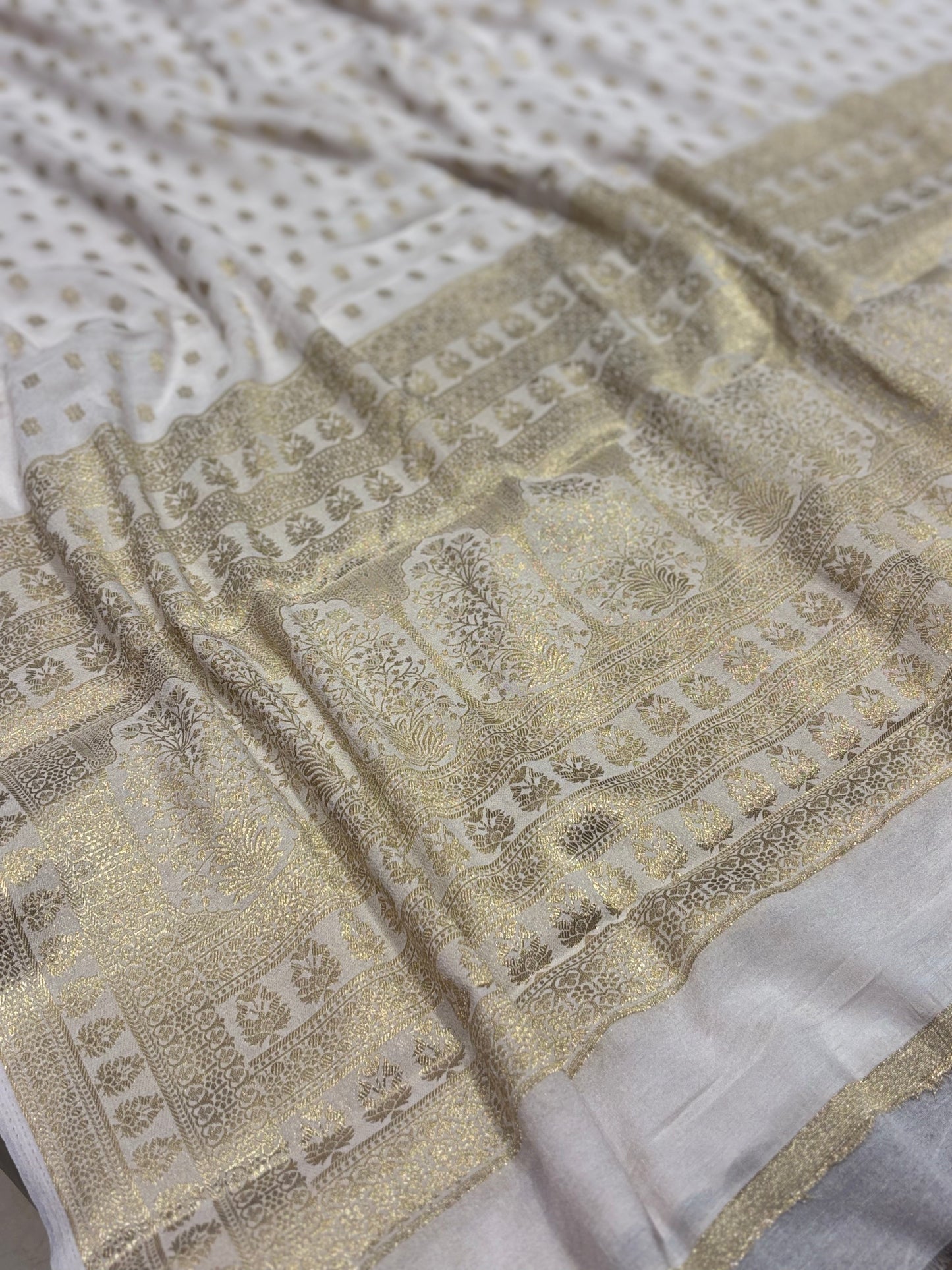 Wrinkle chiffon saree