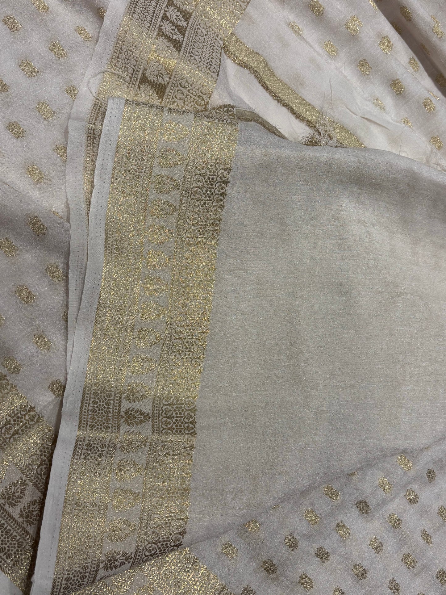 Wrinkle chiffon saree