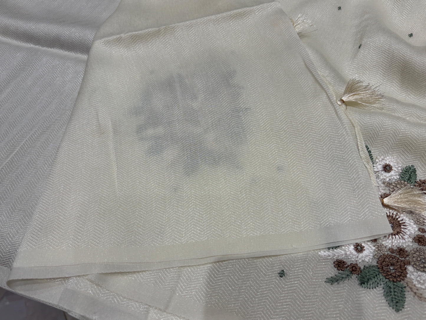 Soft tussar saree with thread work