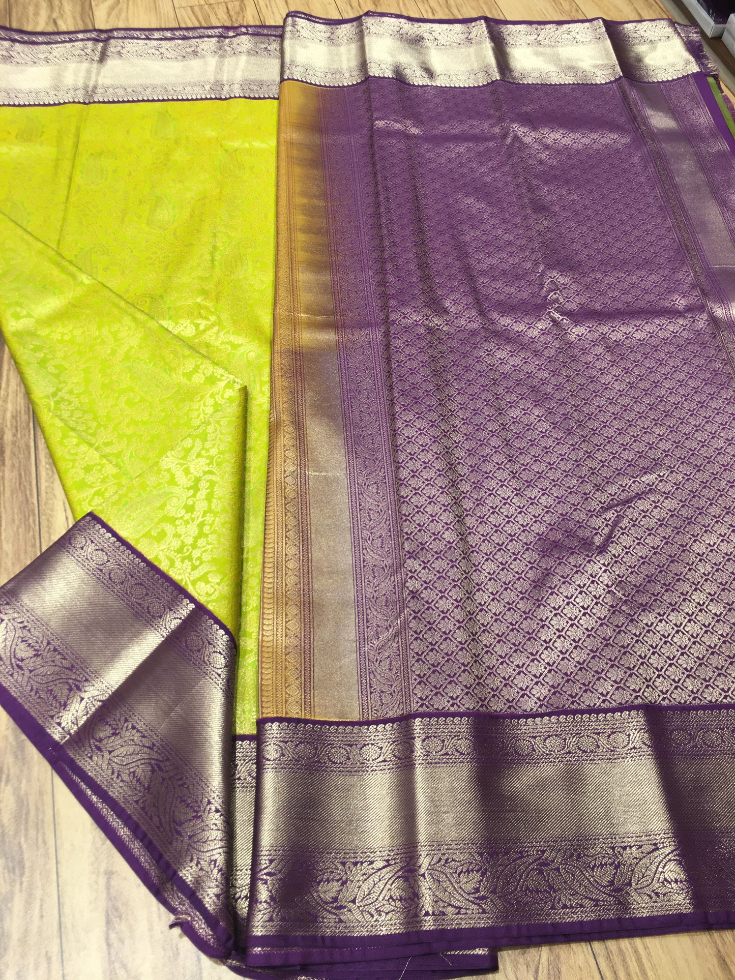 Semi Kanchipuram brocade
