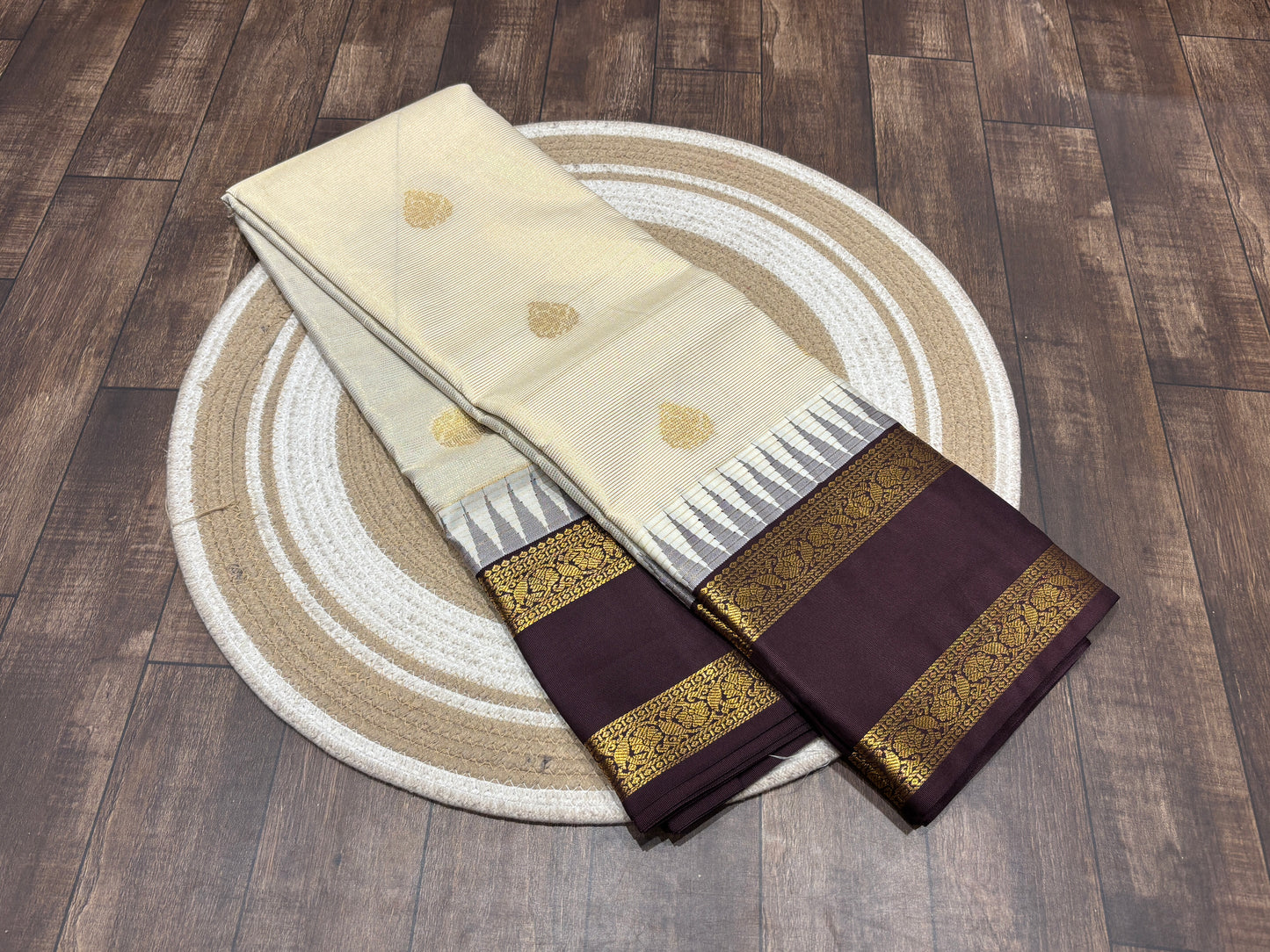 Semi Kanchipuram silk