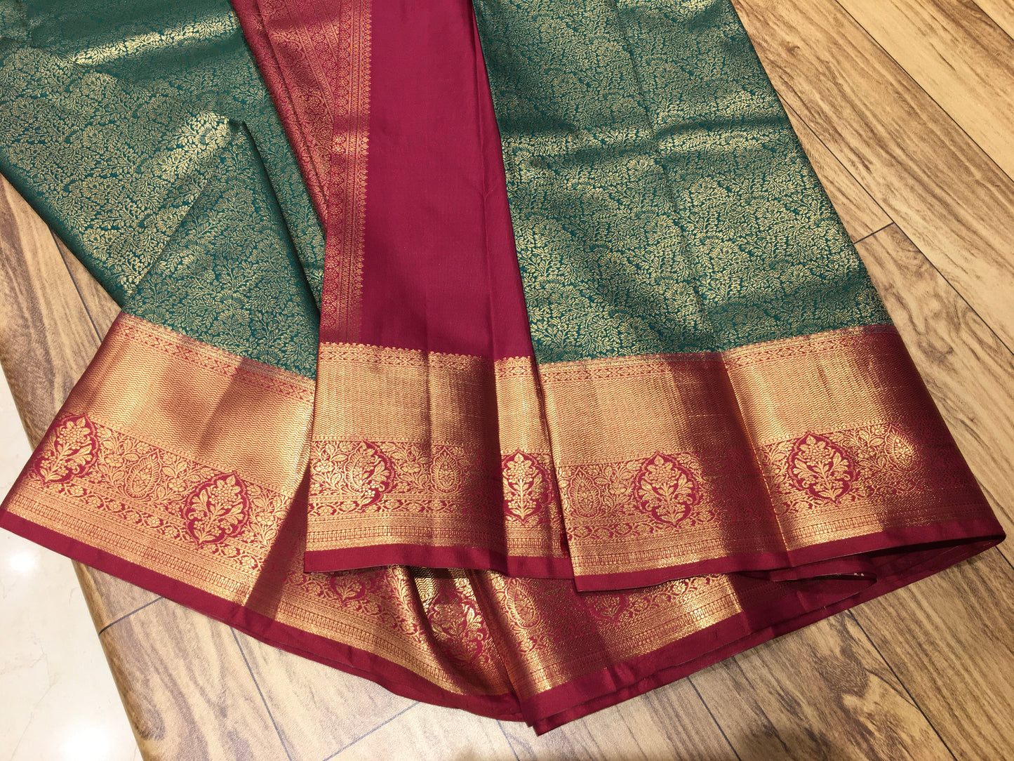 Semi Kanchipuram brocade