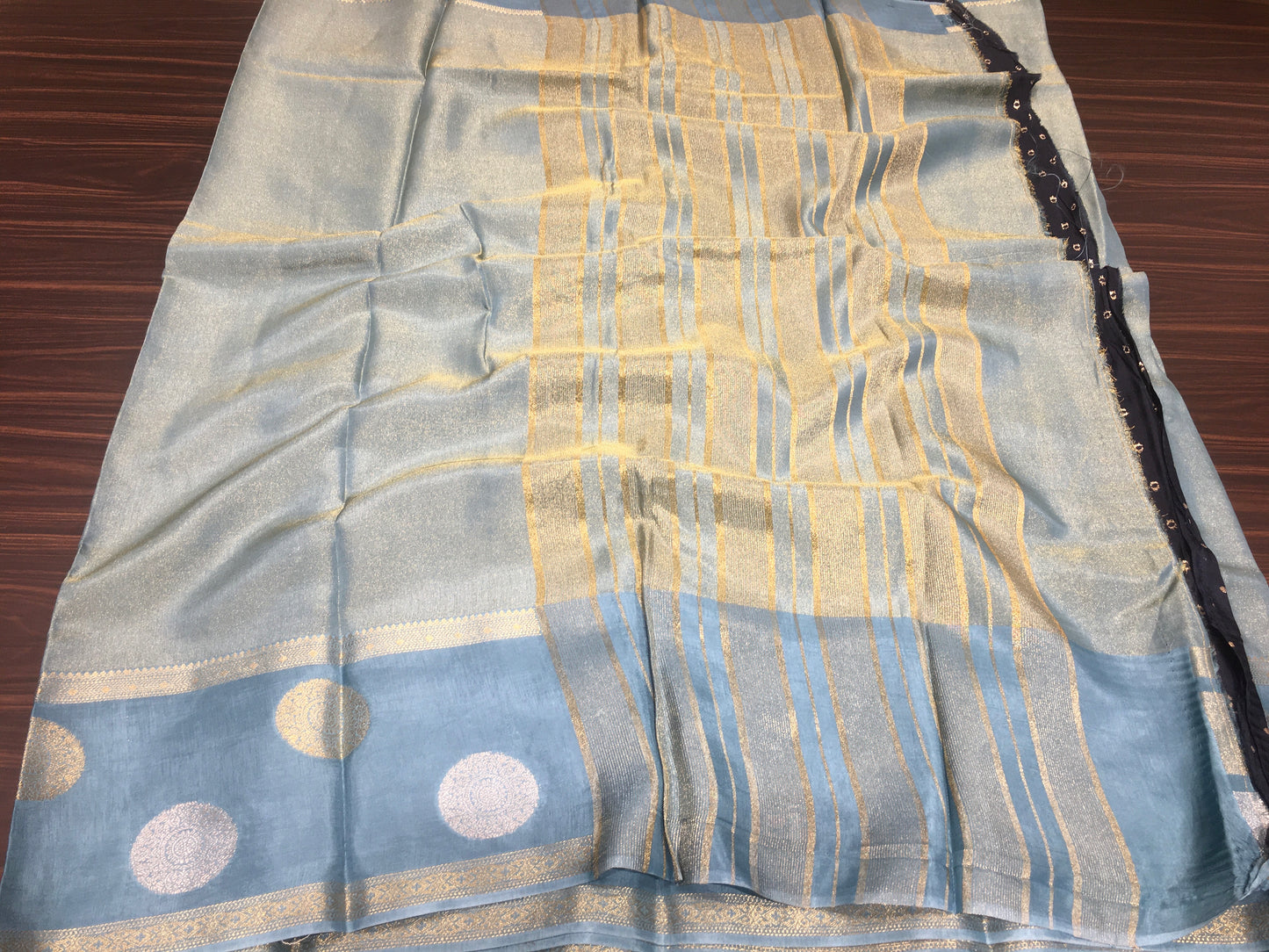 Banarasi butti saree