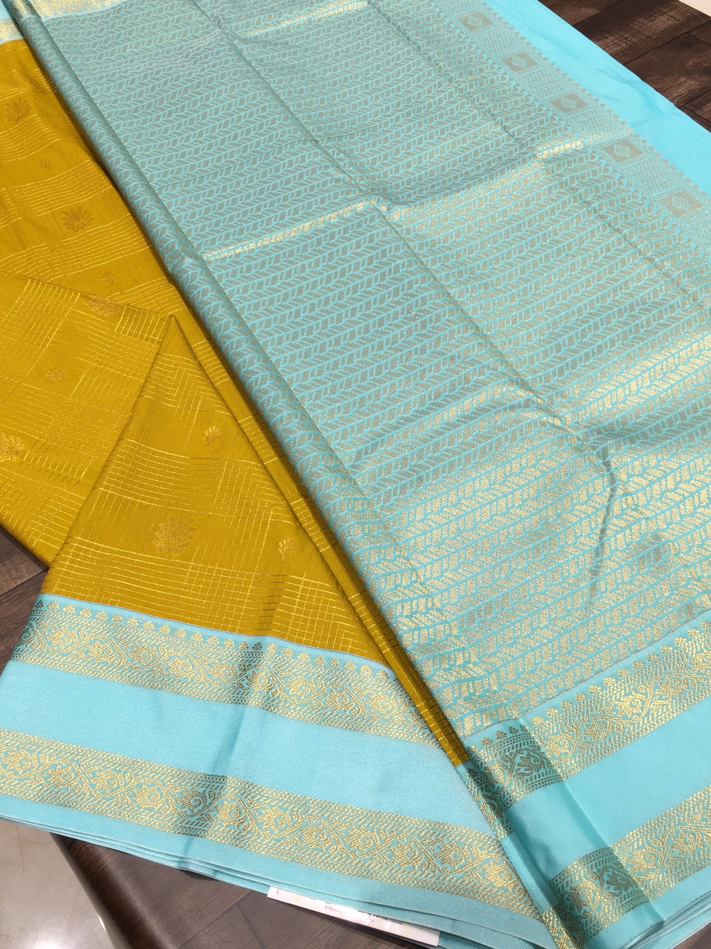 Semi Kanchipuram silk