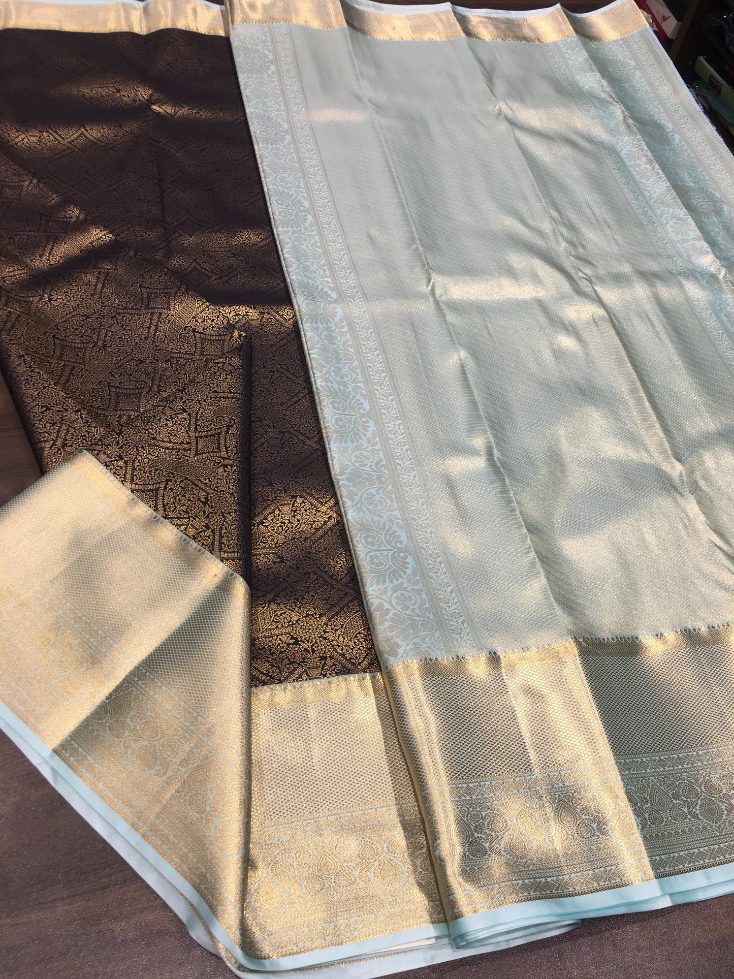 Semi Kanchipuram brocade
