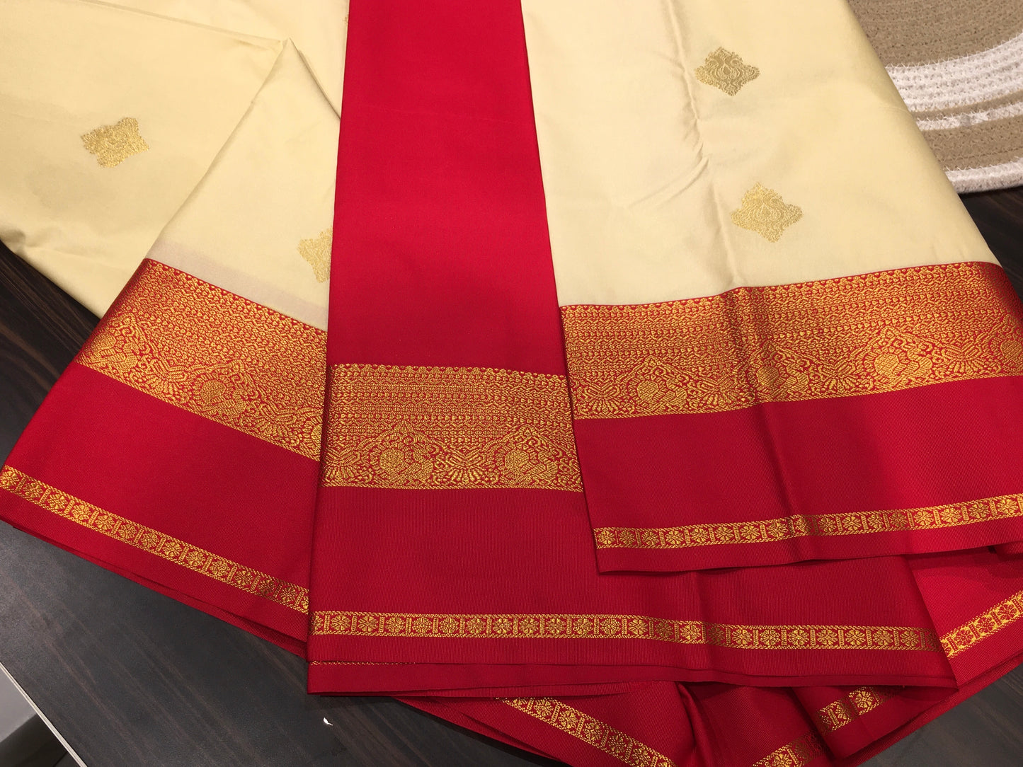 Semi Kanchipuram silk