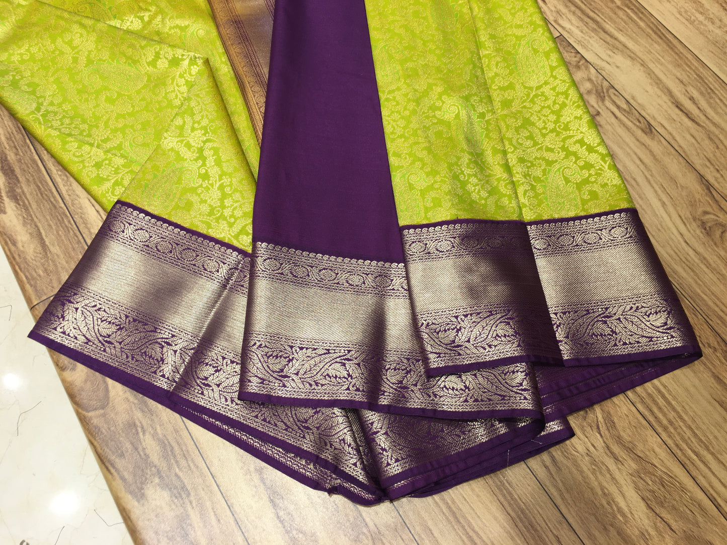Semi Kanchipuram brocade