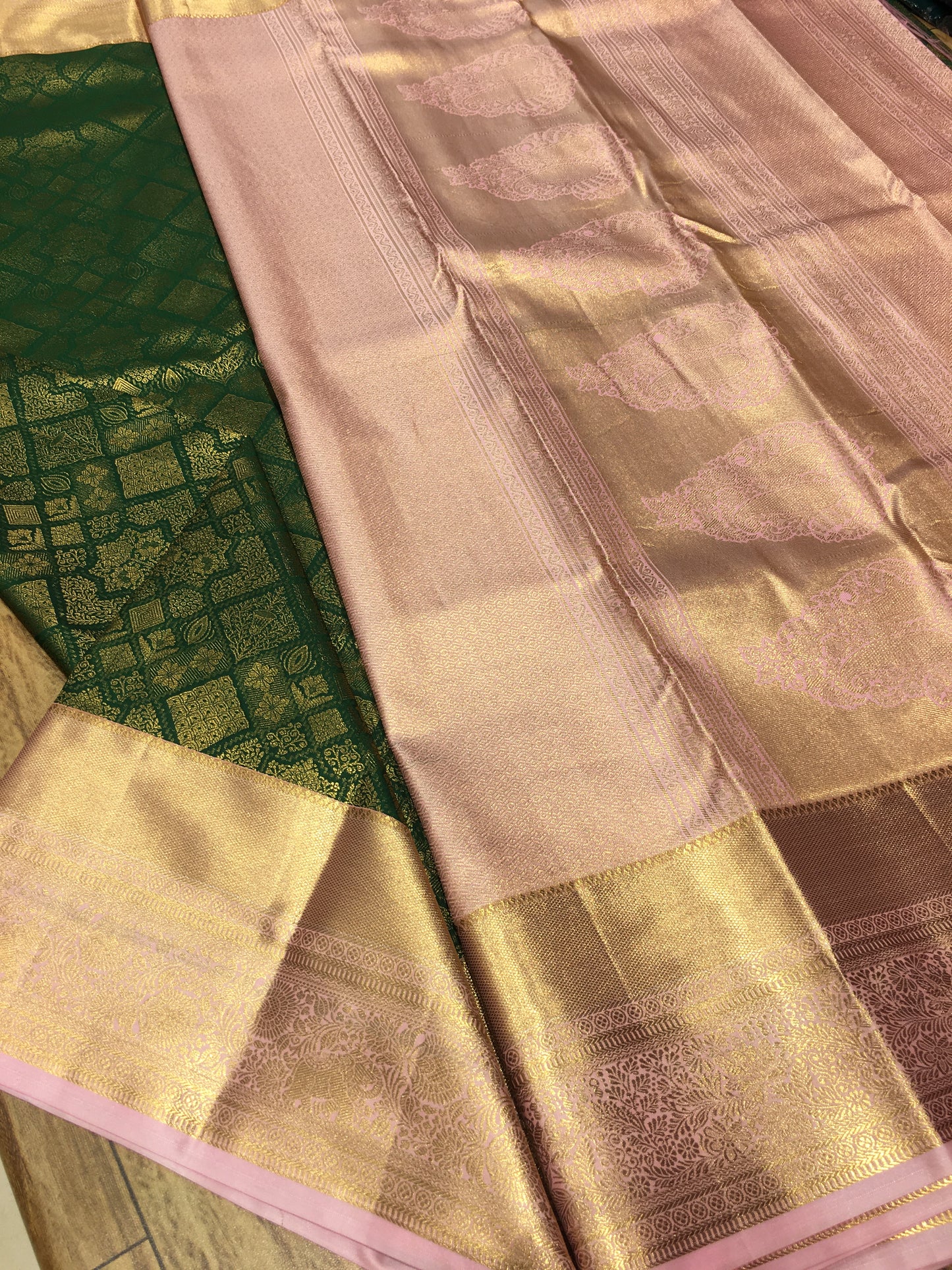 Semi Kanchipuram brocade