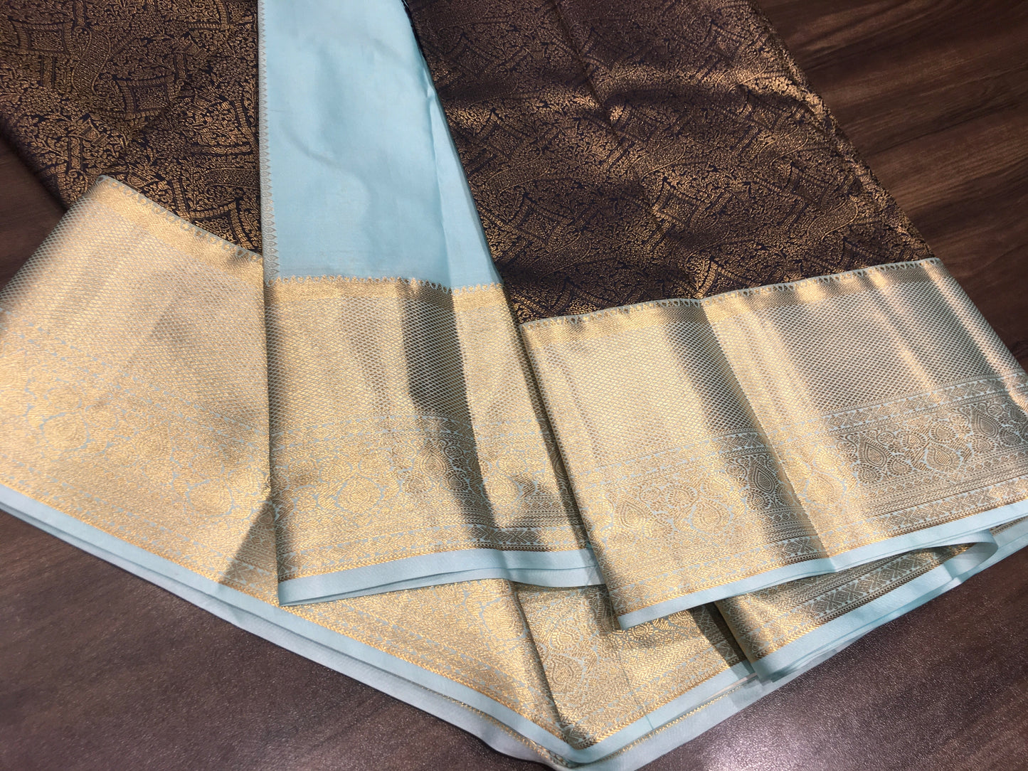 Semi Kanchipuram brocade
