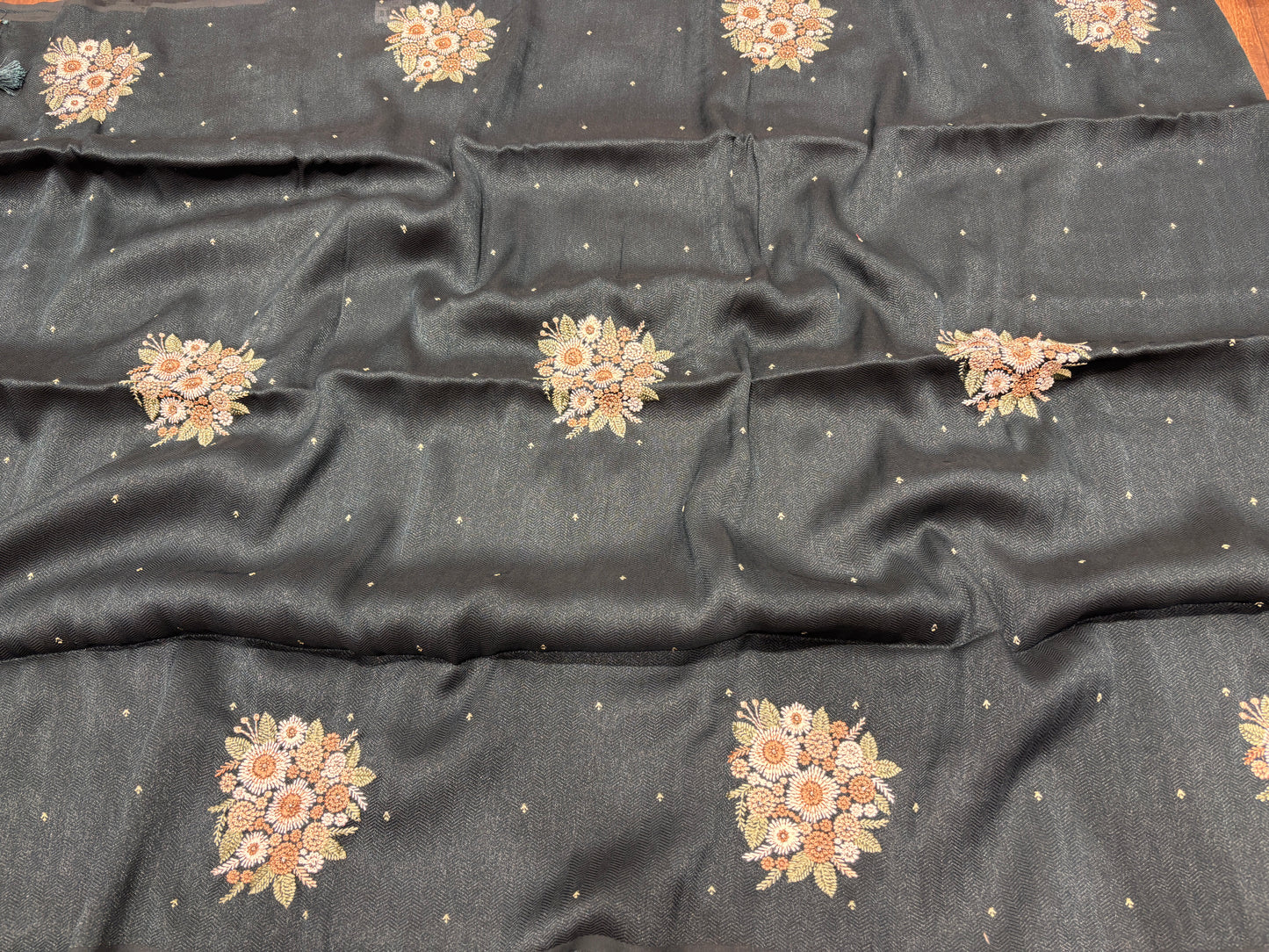 Soft tussar saree with thread work