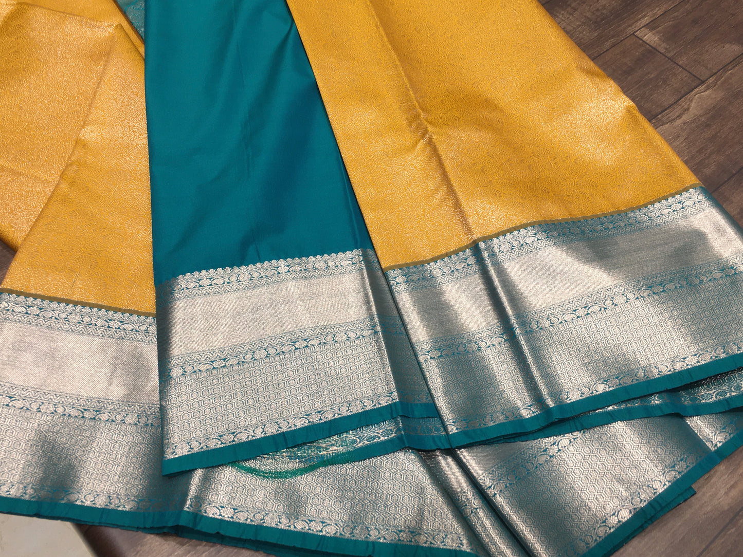 Semi Kanchipuram silk