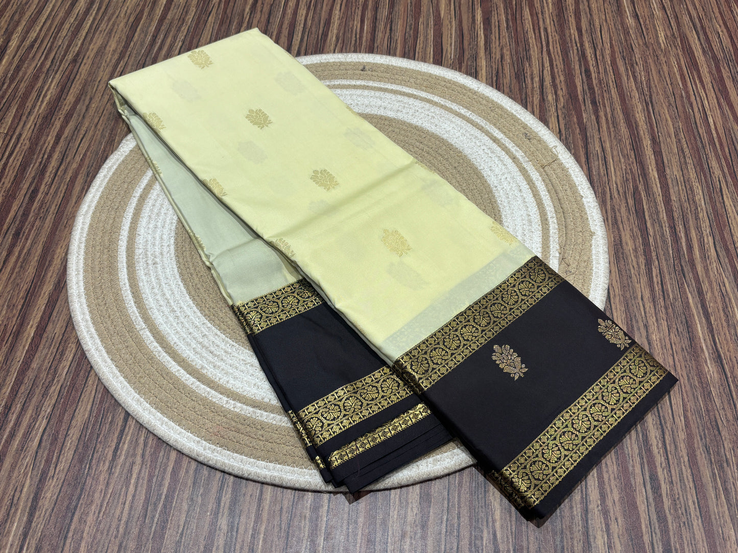 Semi Kanchipuram silk